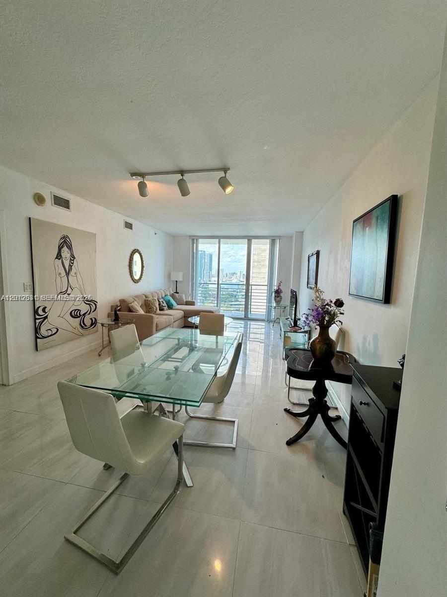 335 S Biscayne Blvd # 2900