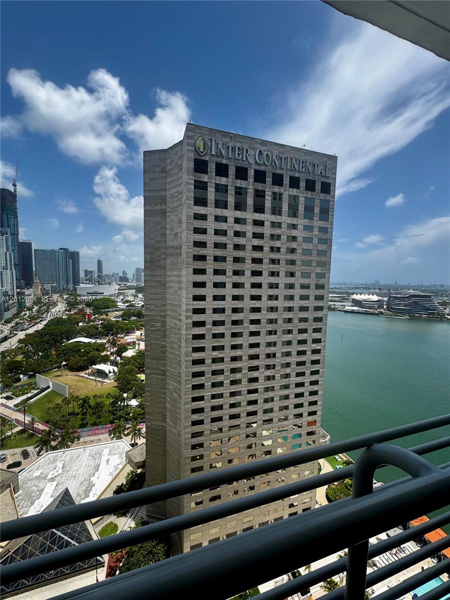 335 S Biscayne Blvd # 2900