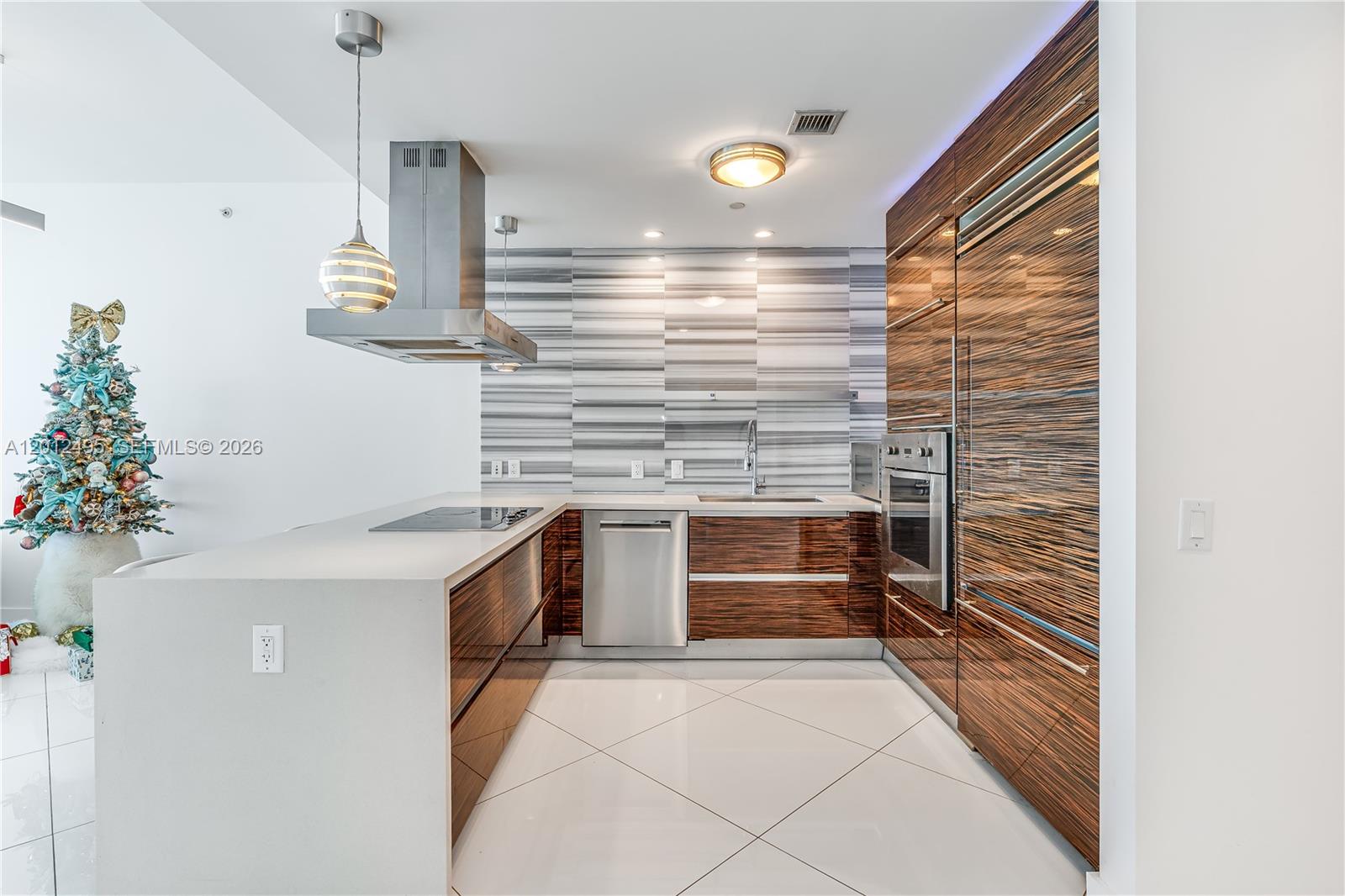 1100 Biscayne Blvd # 5702