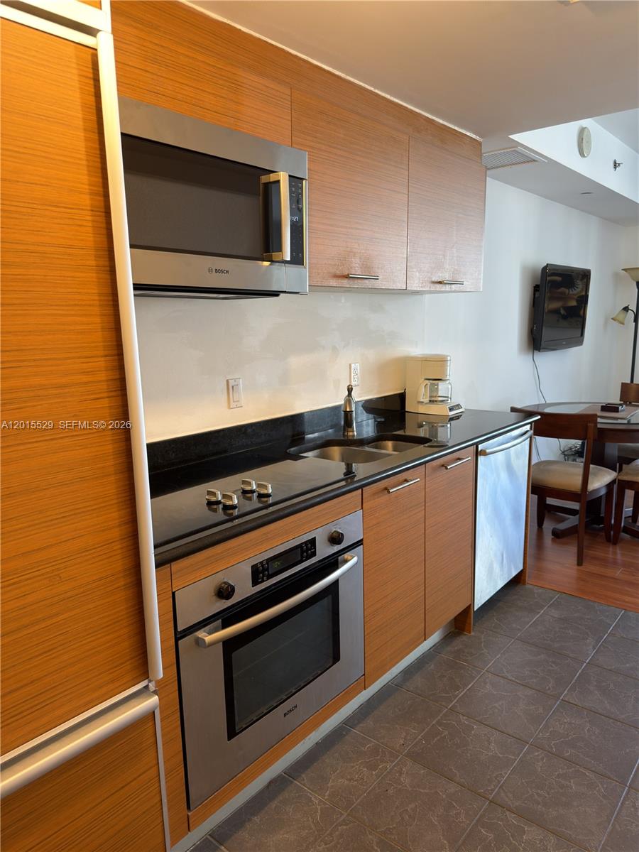  Unit: 2203