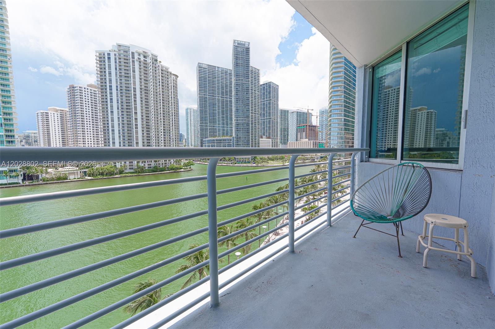 325 S Biscayne Blvd # 821