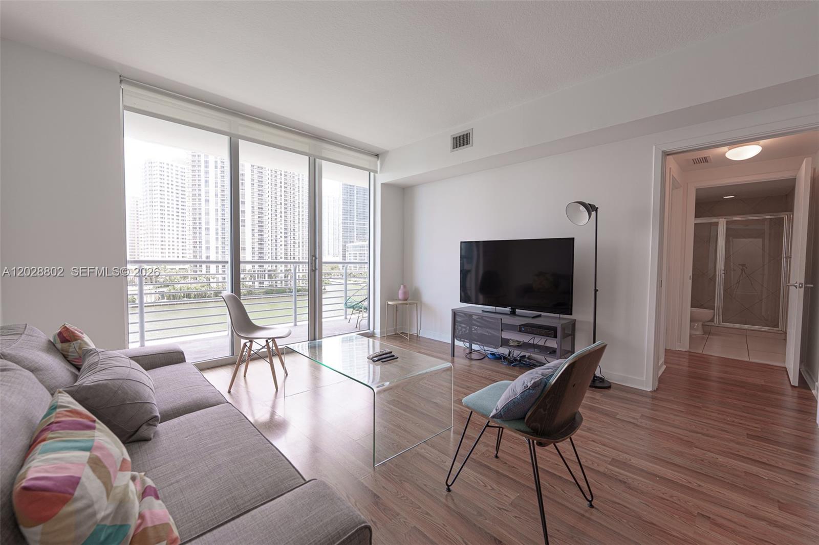 325 S Biscayne Blvd # 821
