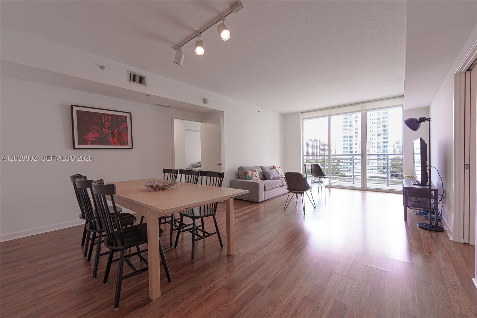 325 S Biscayne Blvd # 821