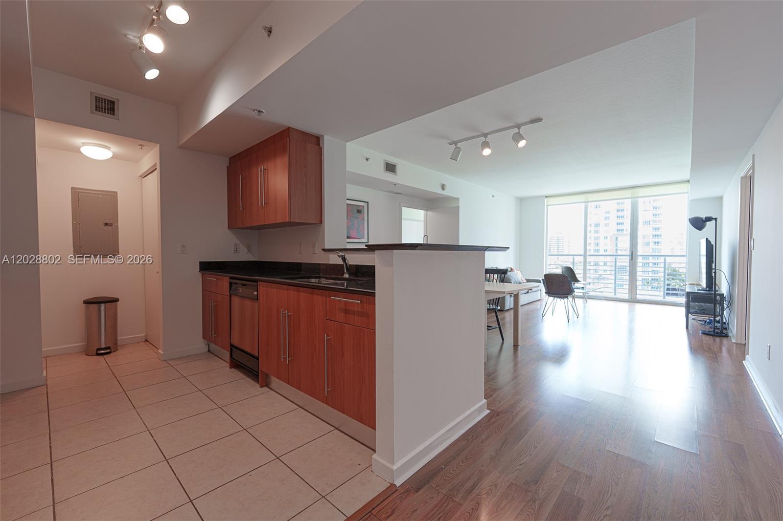 325 S Biscayne Blvd # 821