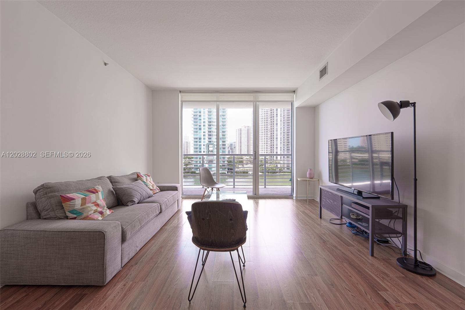 325 S Biscayne Blvd # 821
