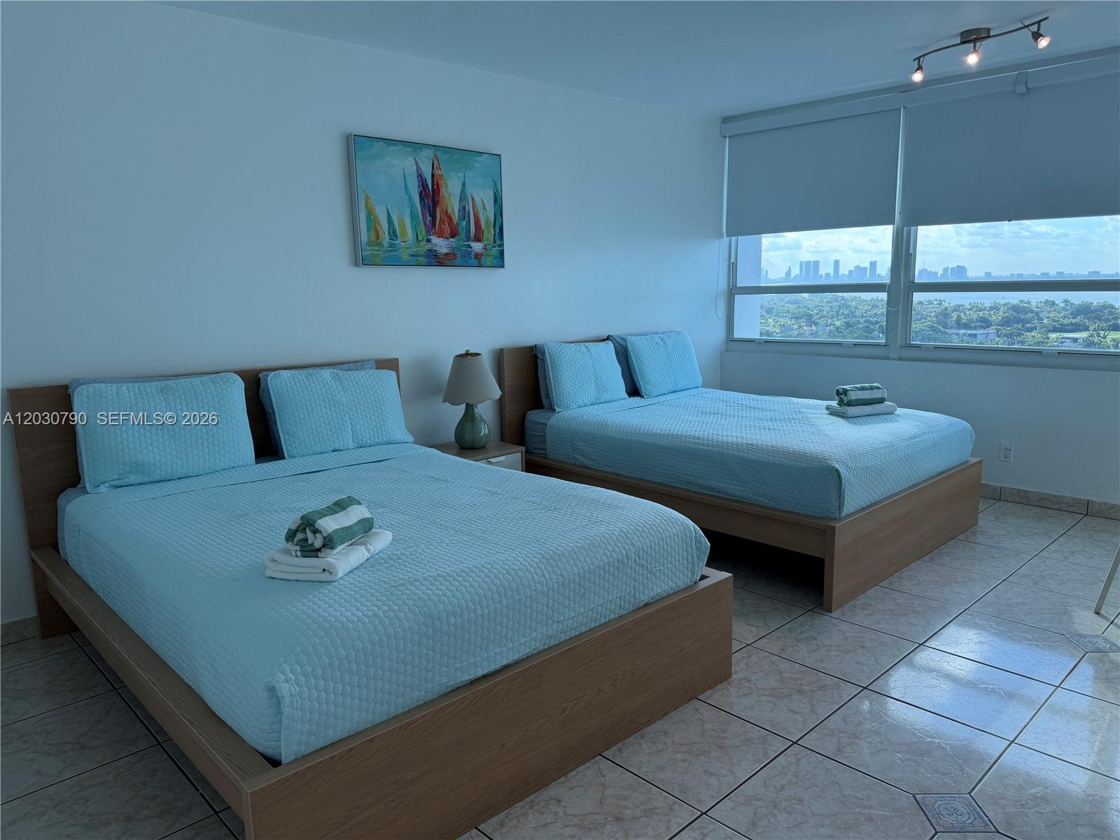 5445 Collins Ave # 1506