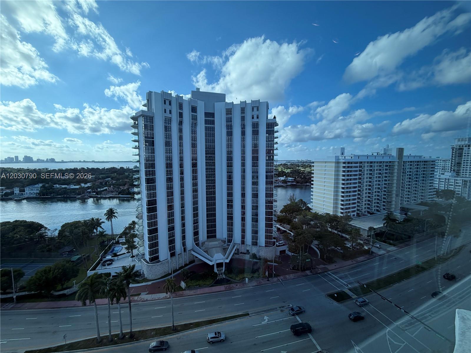 5445 Collins Ave # 1506