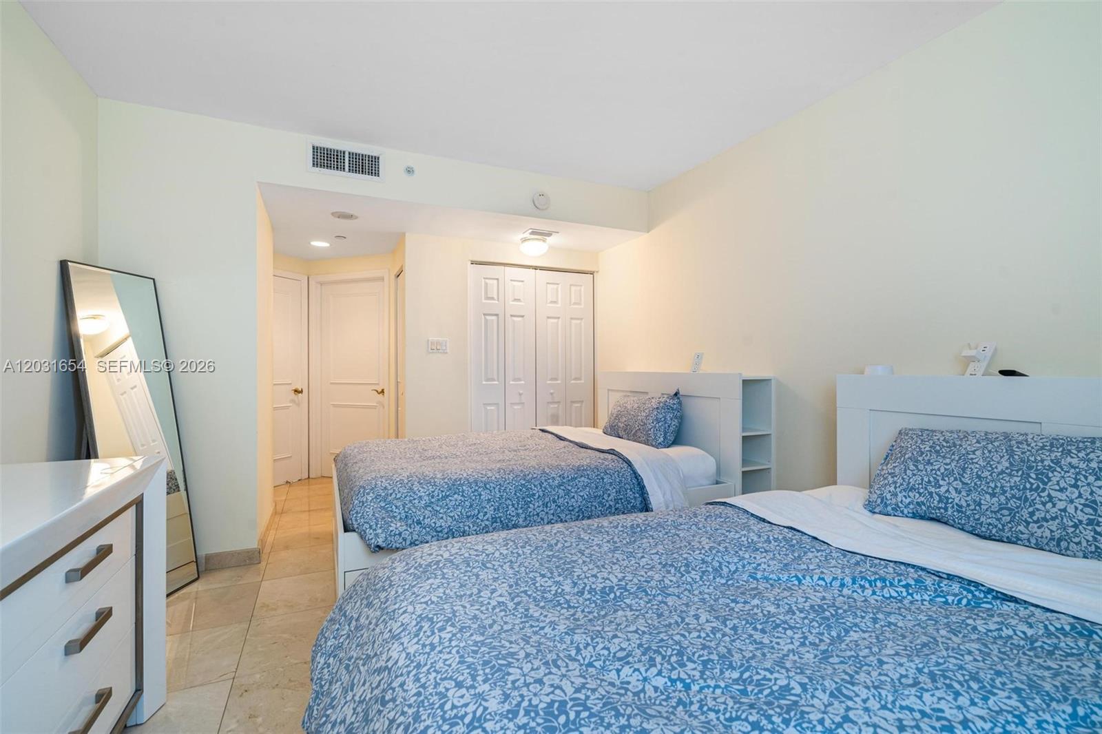 4779 Collins Ave # 2305