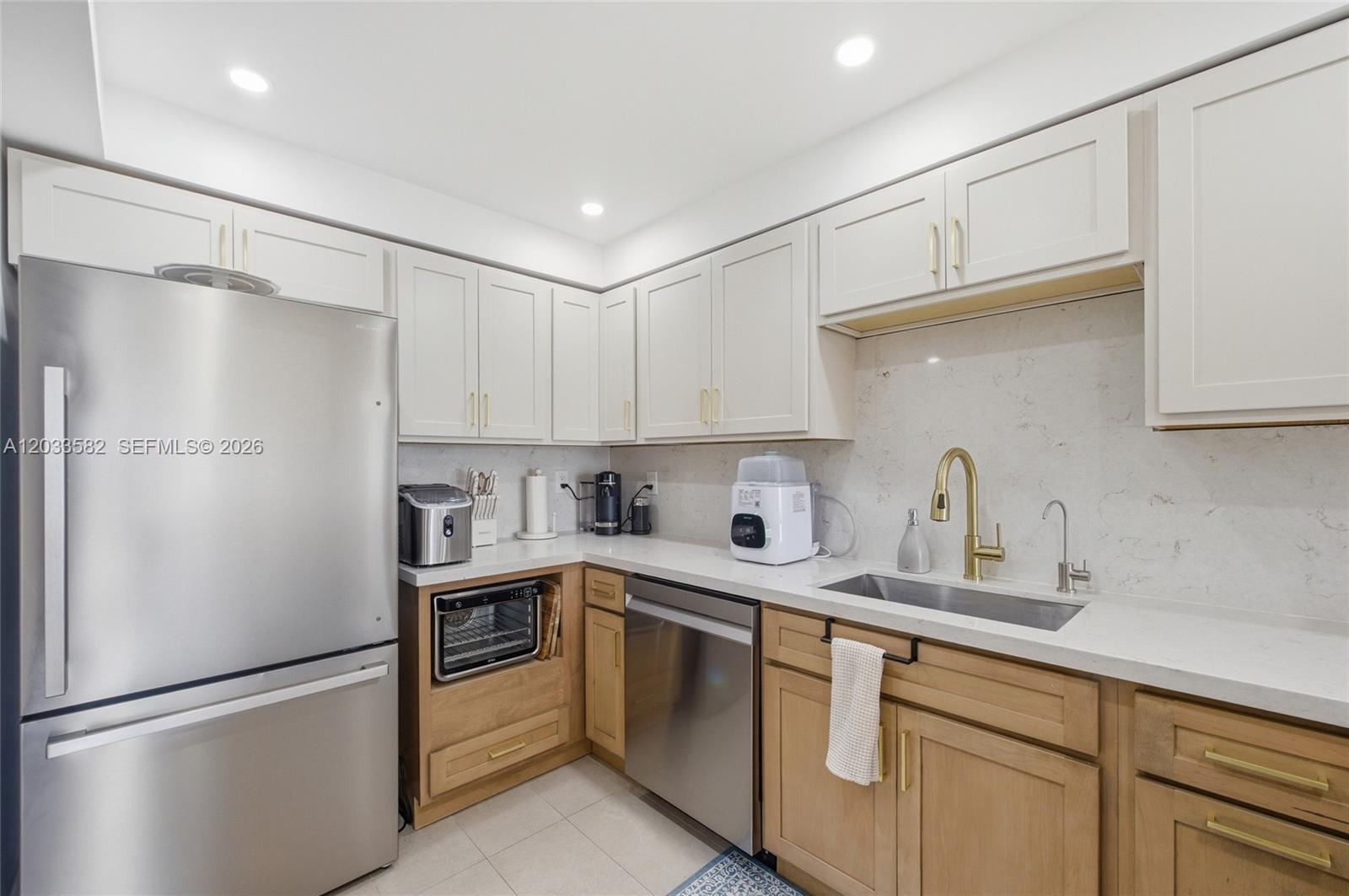 17800 Atlantic Blvd Unit: PH3