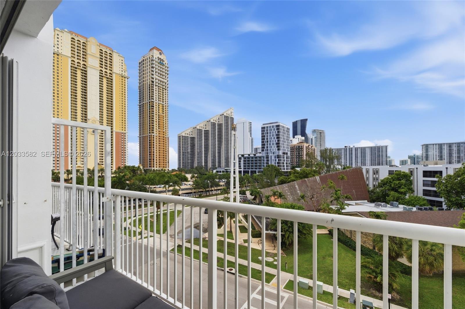 17800 Atlantic Blvd Unit: PH3