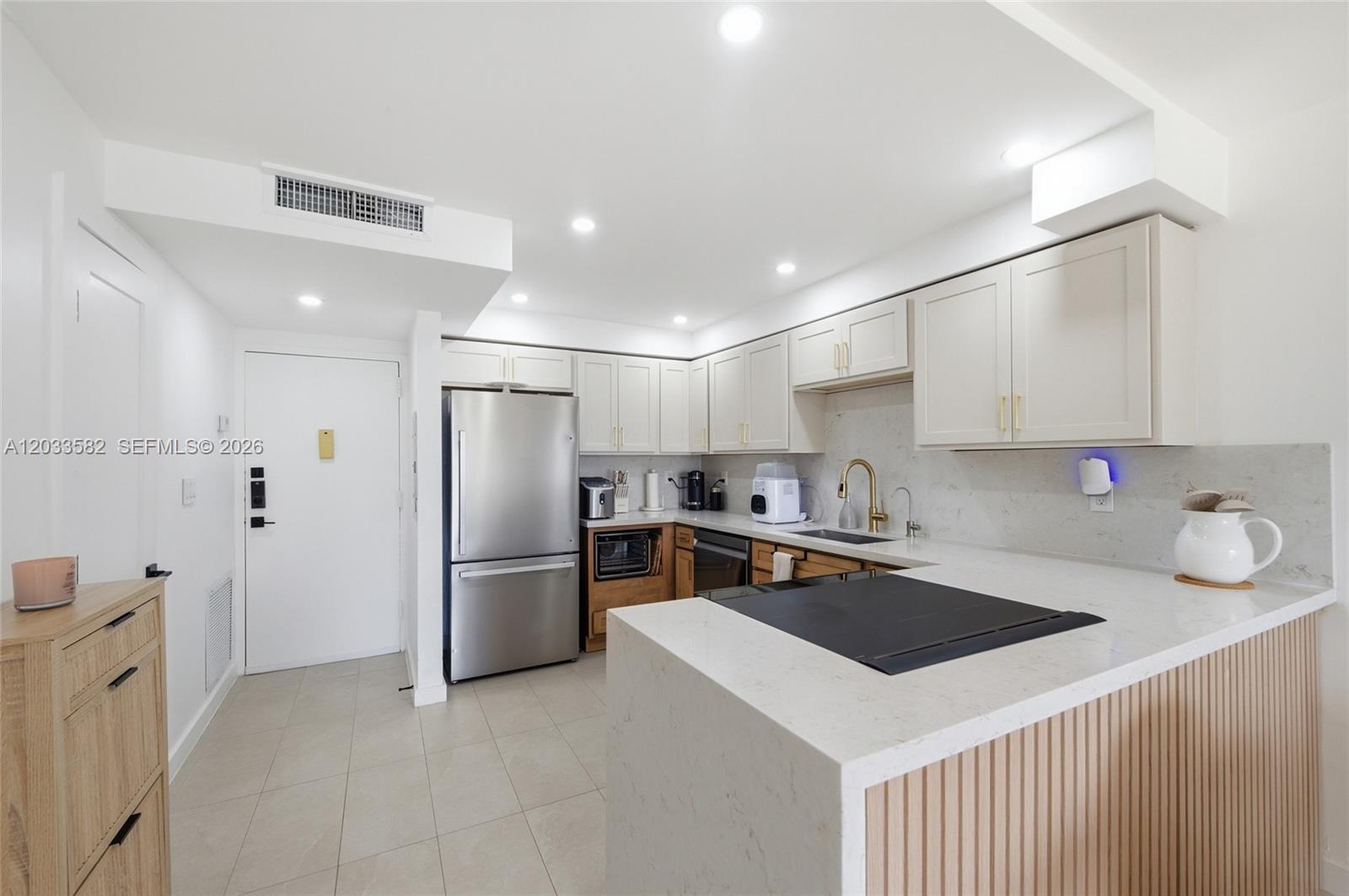 17800 Atlantic Blvd Unit: PH3
