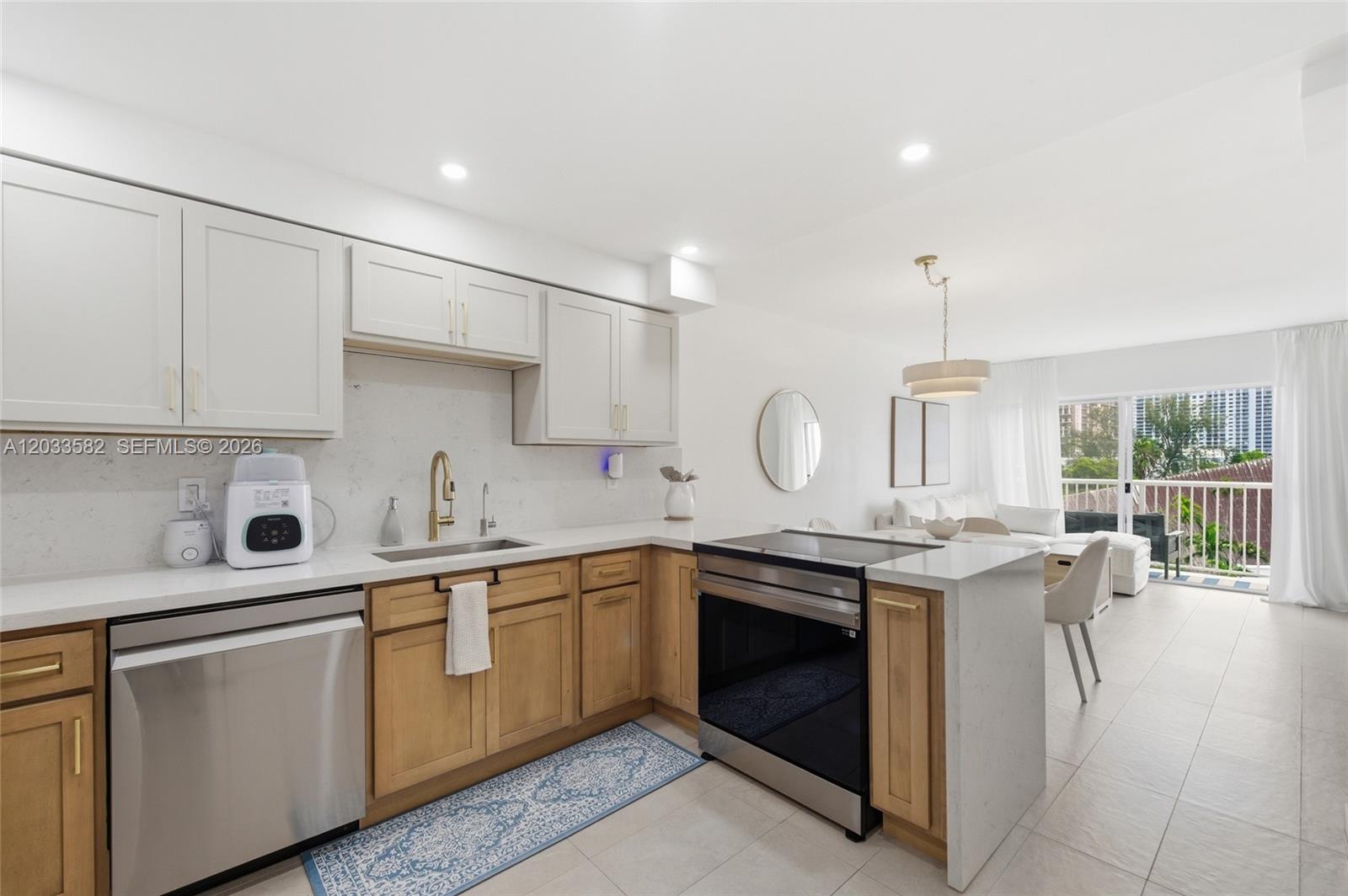 17800 Atlantic Blvd Unit: PH3