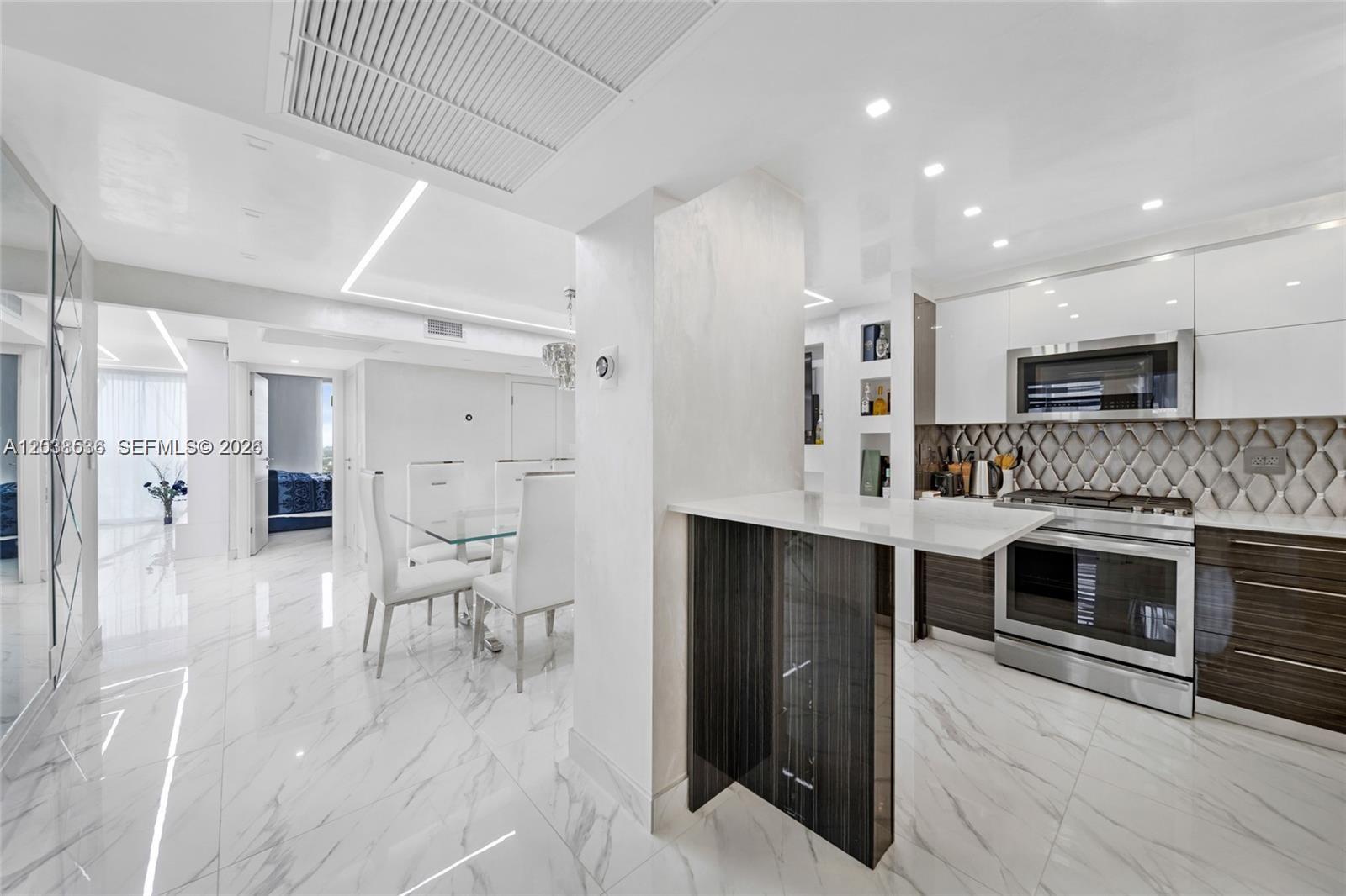 2030 S Ocean Drive 2127