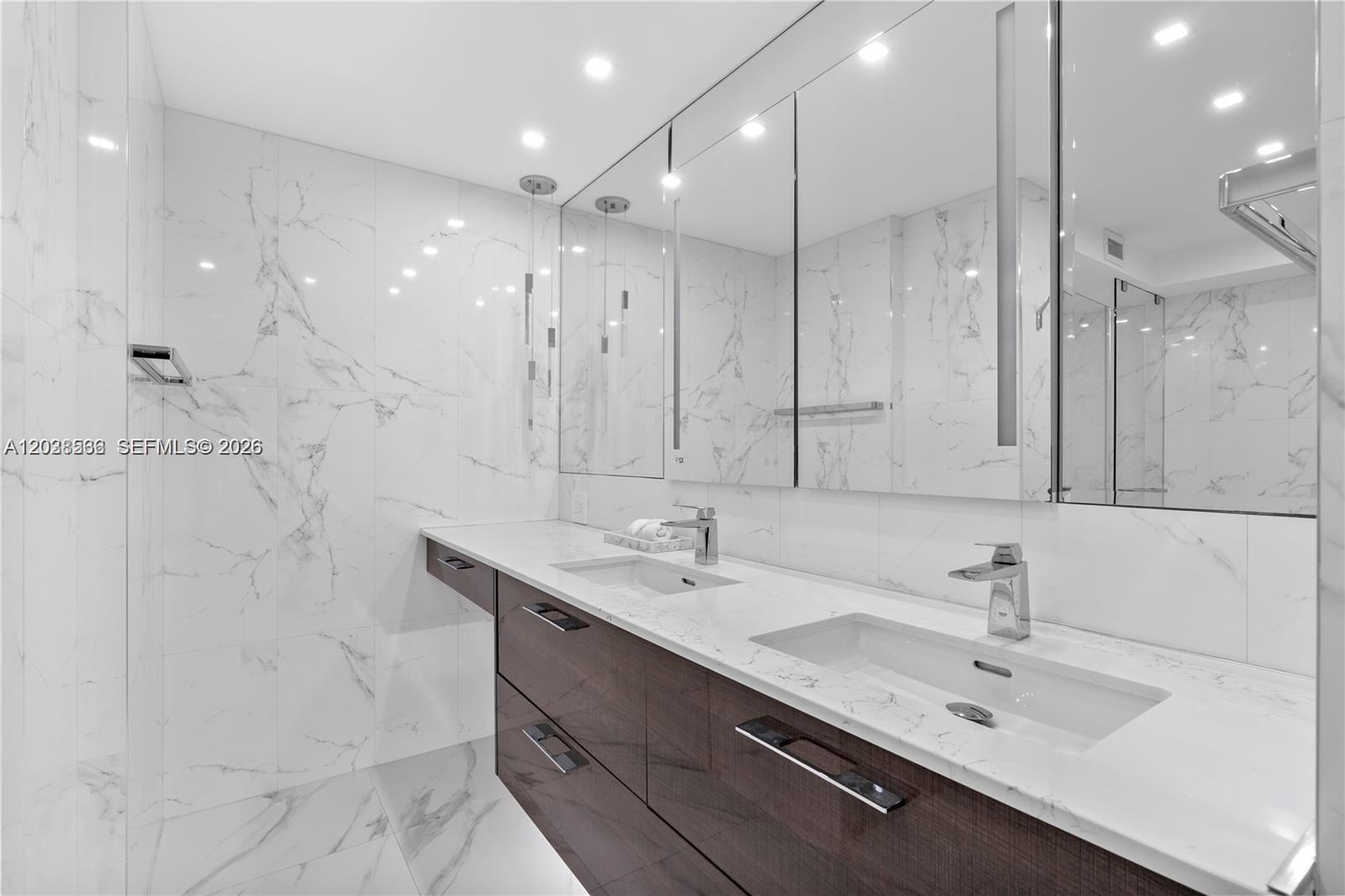 2030 S Ocean Drive 2127