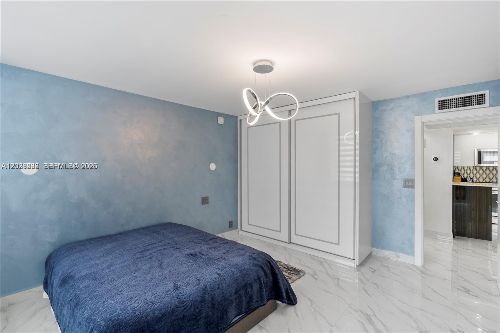 2030 S Ocean Drive 2127