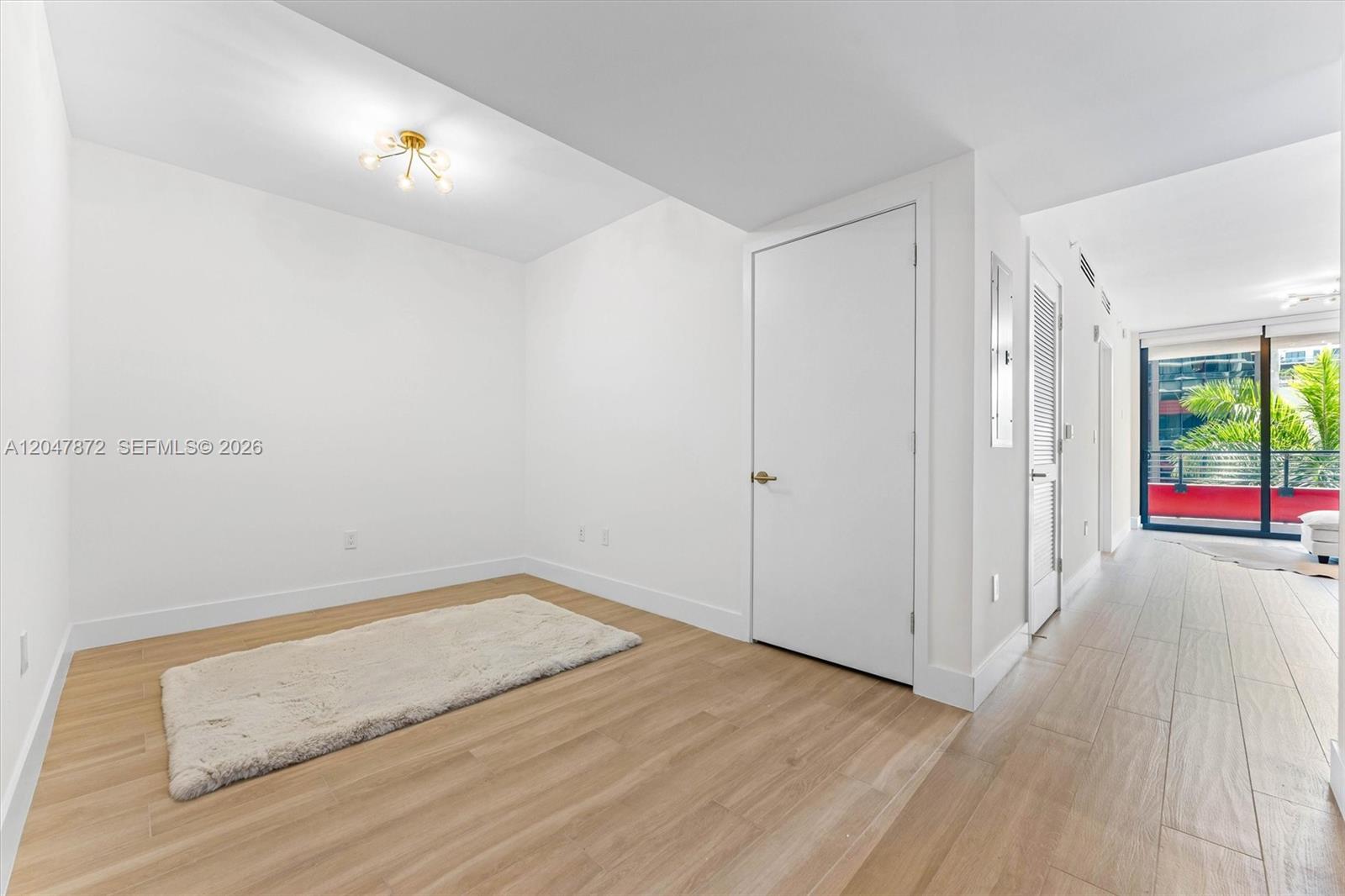 90 SE 32nd St # 405