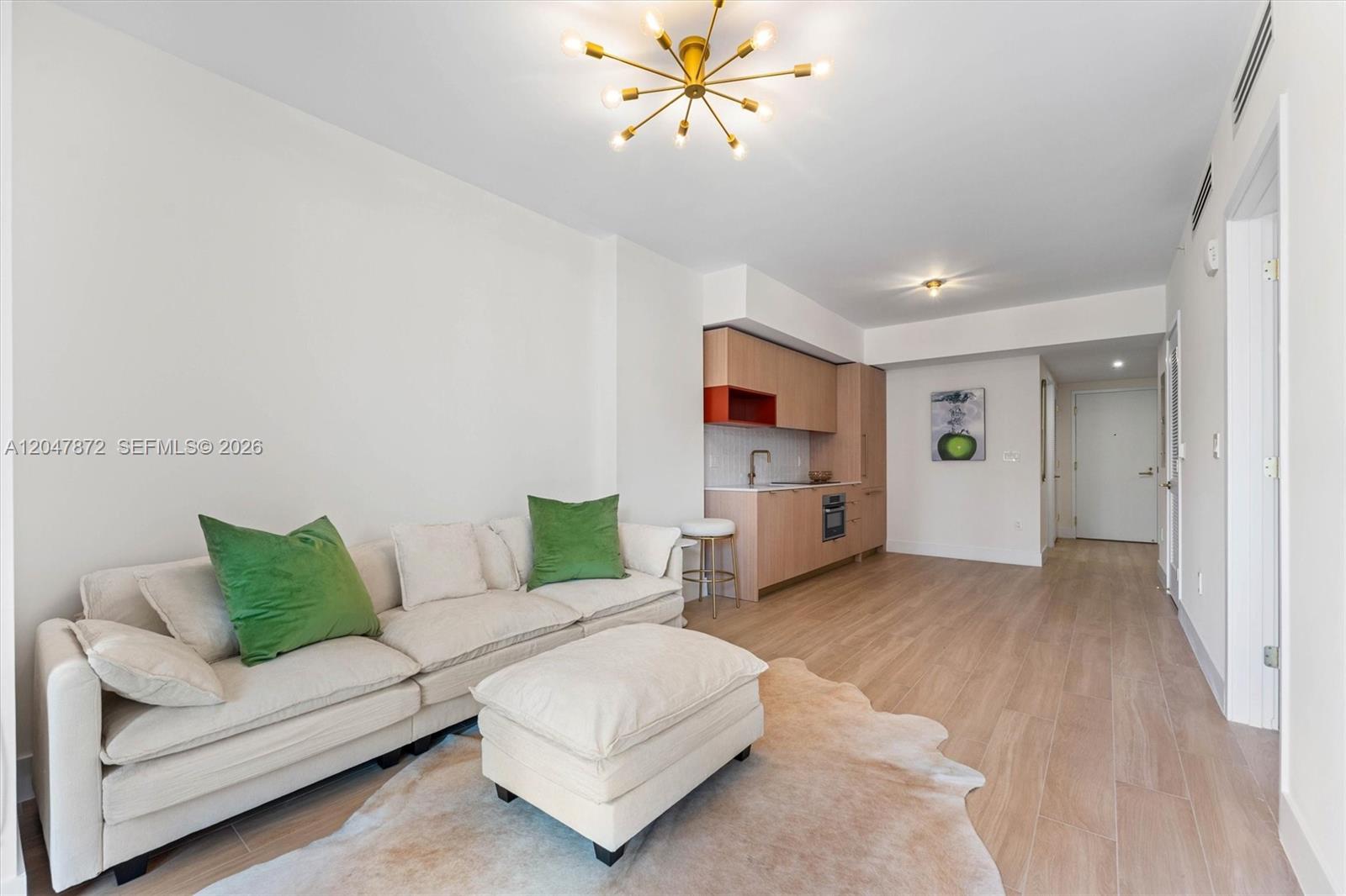 90 SE 32nd St # 405