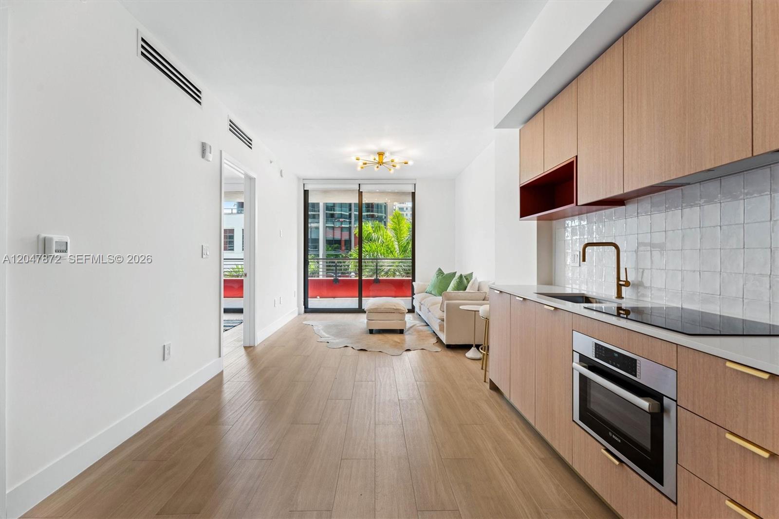 90 SE 32nd St # 405