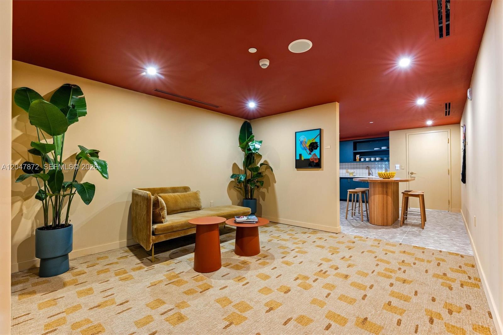 90 SE 32nd St # 405