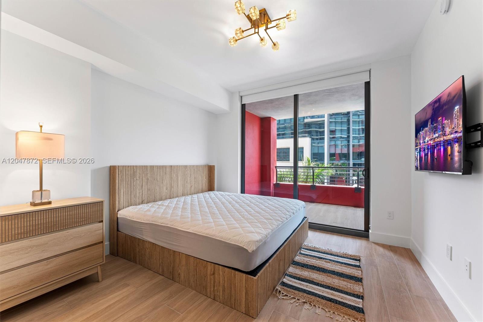 90 SE 32nd St # 405