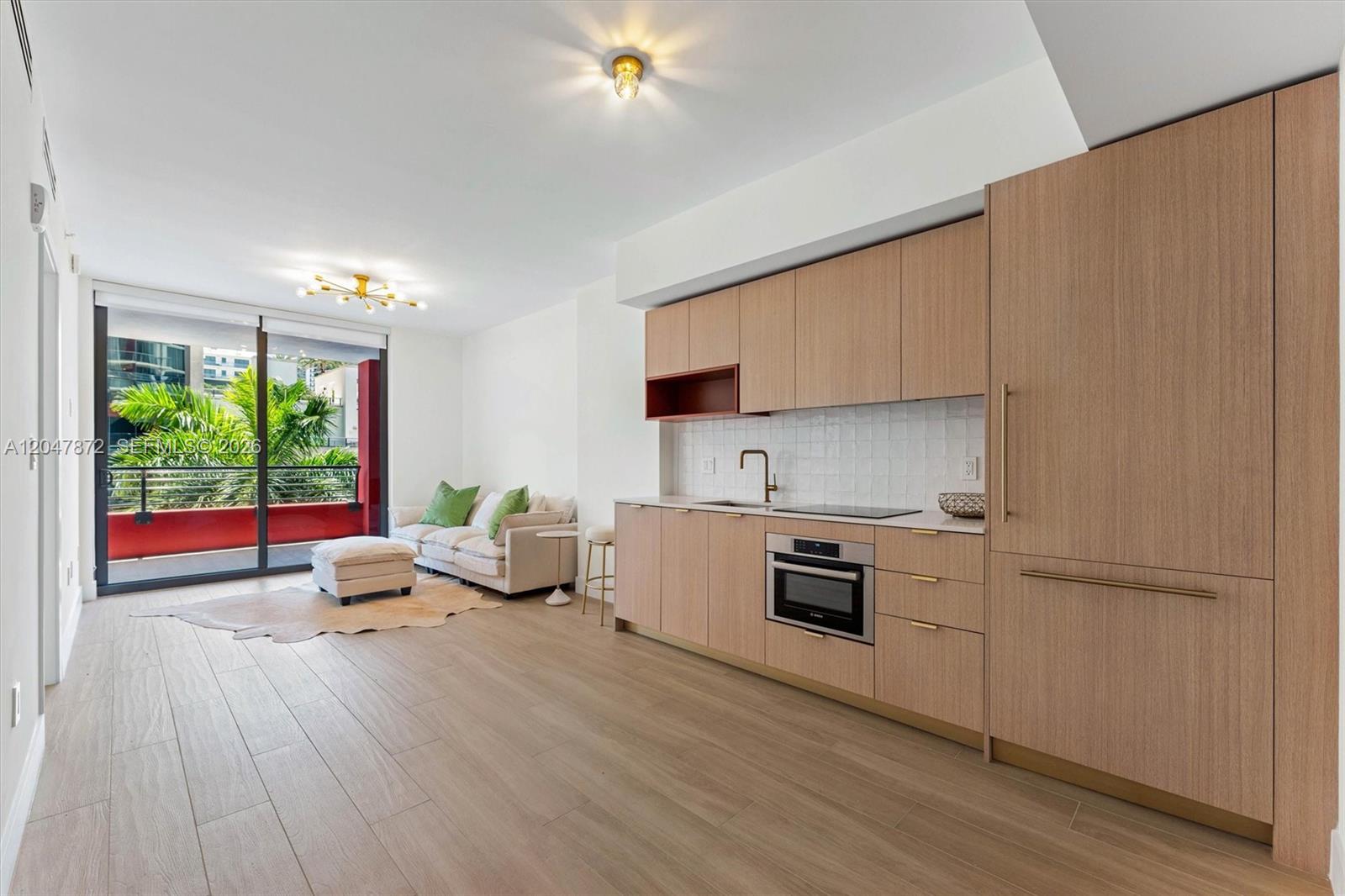 90 SE 32nd St # 405