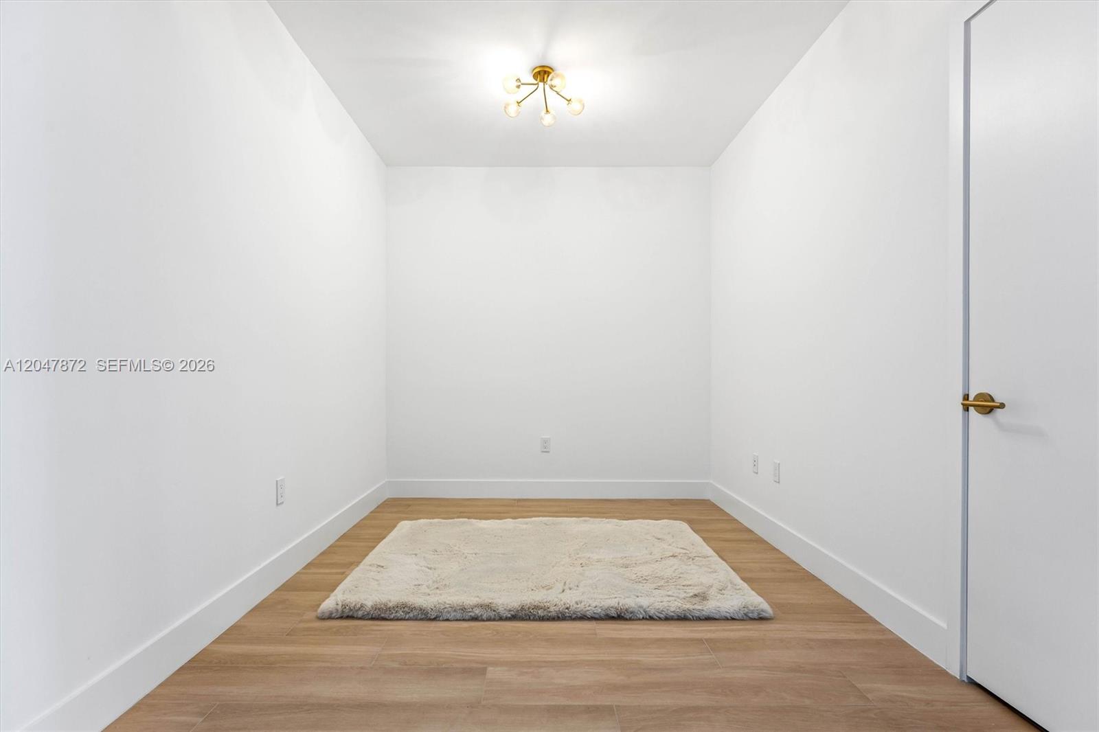 90 SE 32nd St # 405