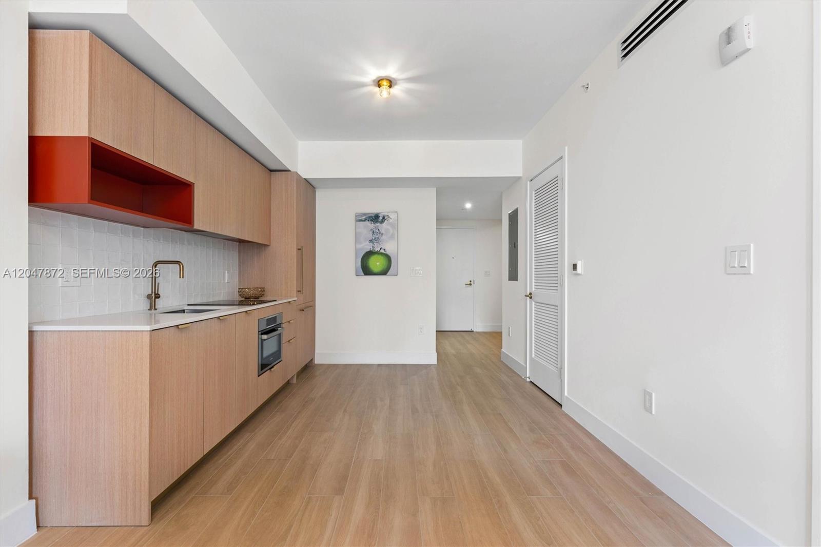 90 SE 32nd St # 405