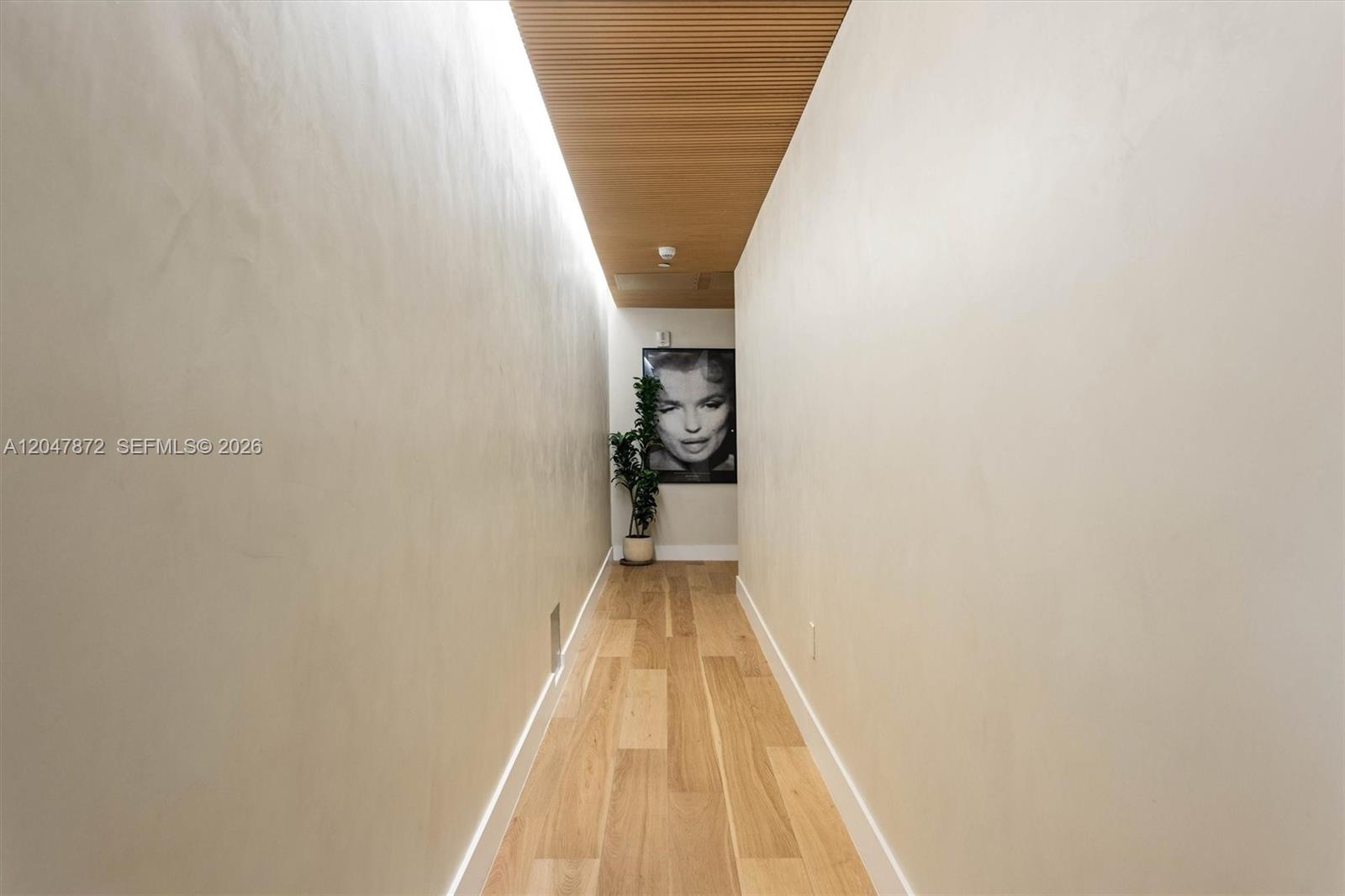 90 SE 32nd St # 405