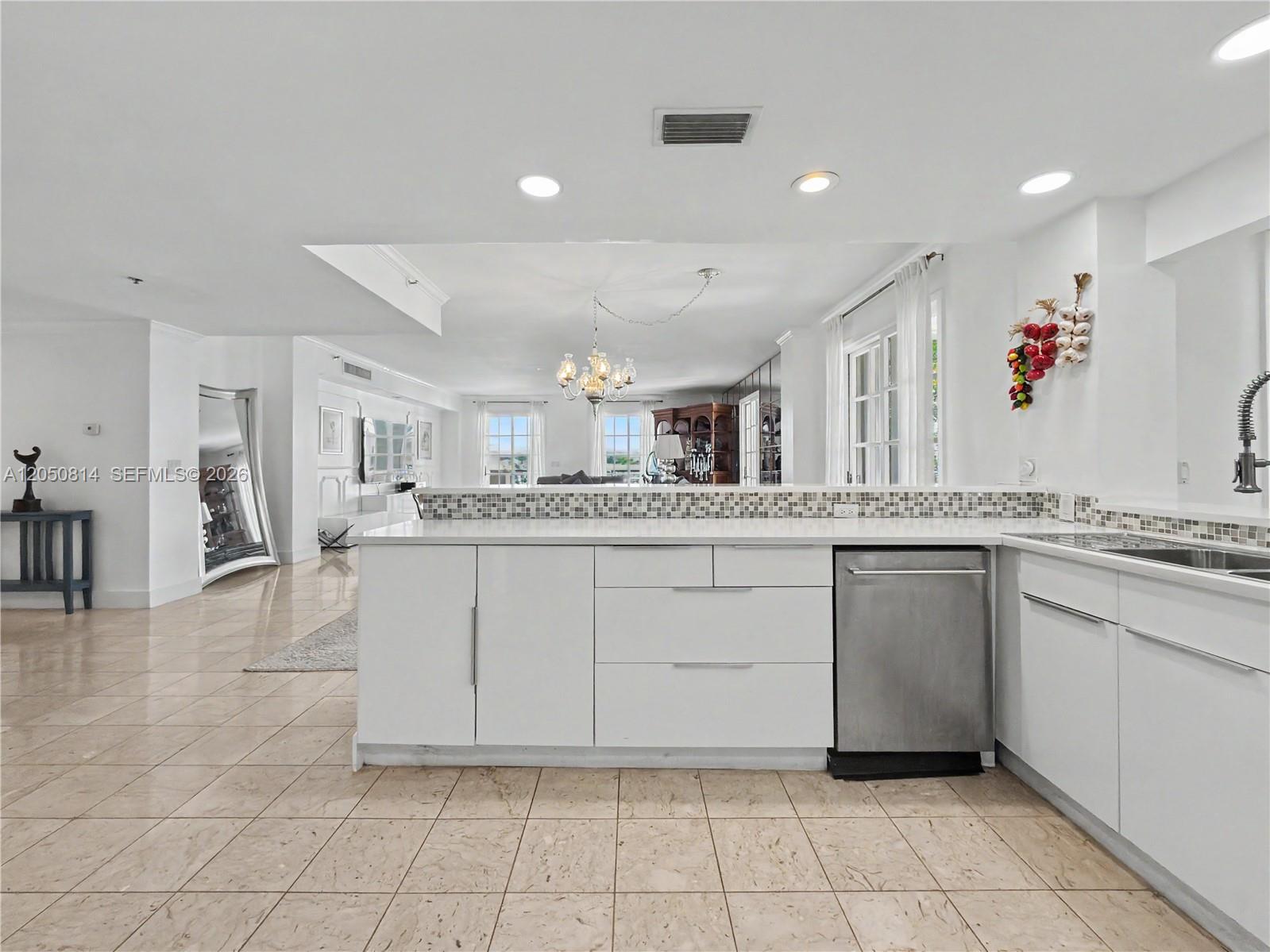 2124 Fisher Island Dr # 2124