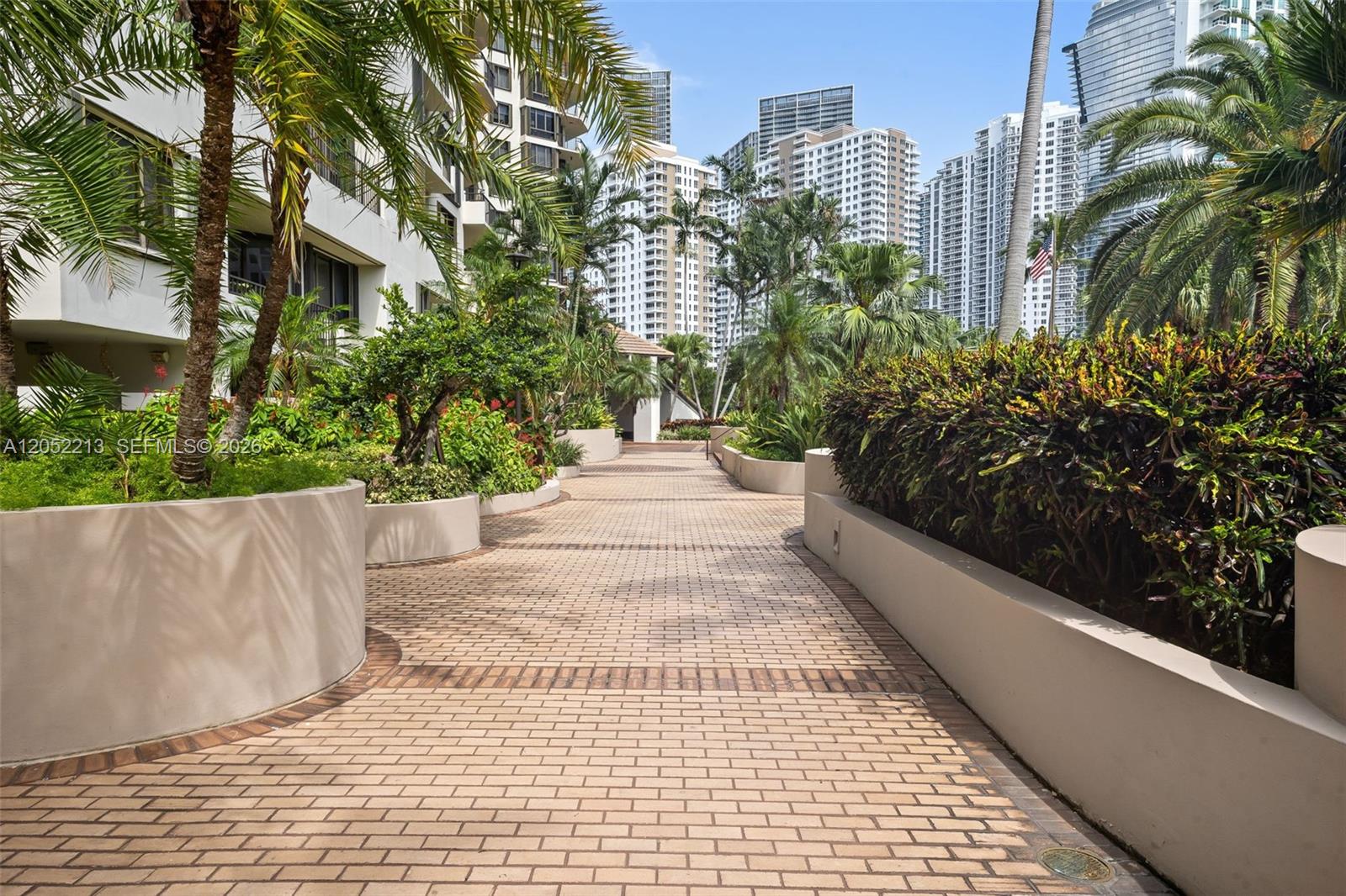 520 Brickell Key Dr # A1206