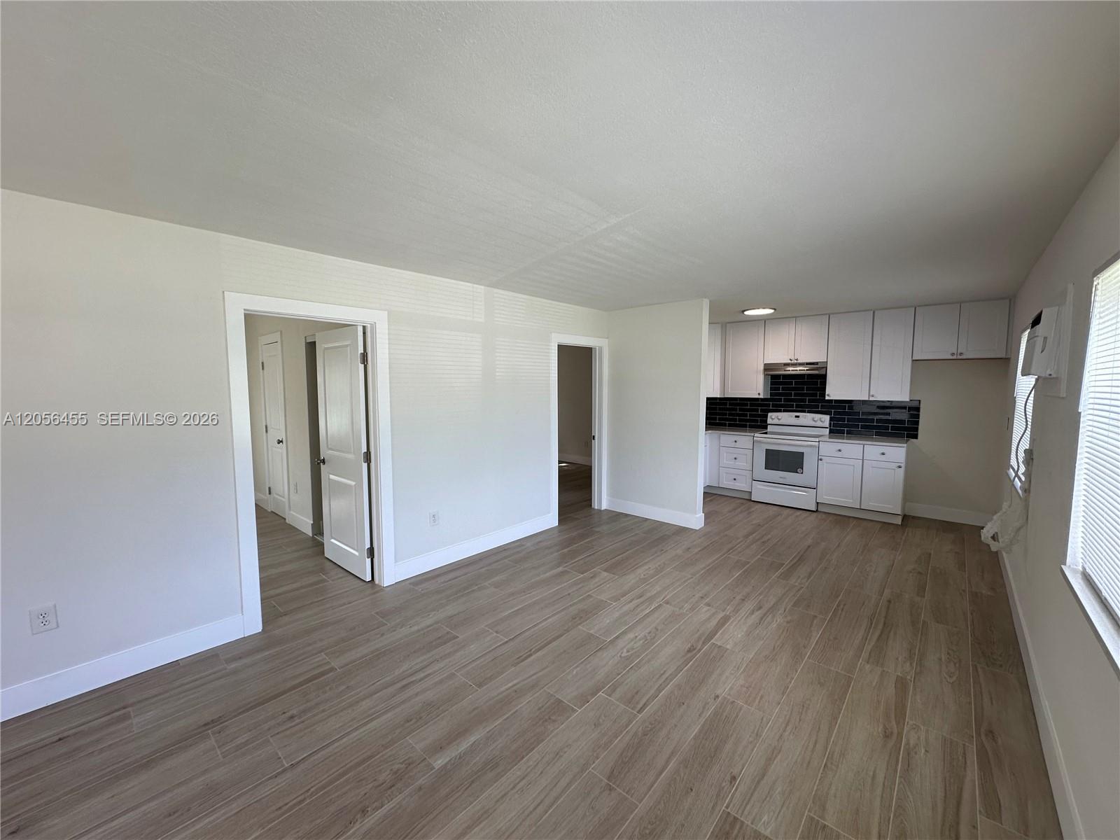 1048 E Avenue E 3
