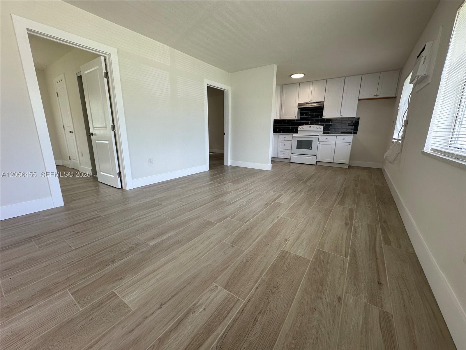 1048 E Avenue E 3