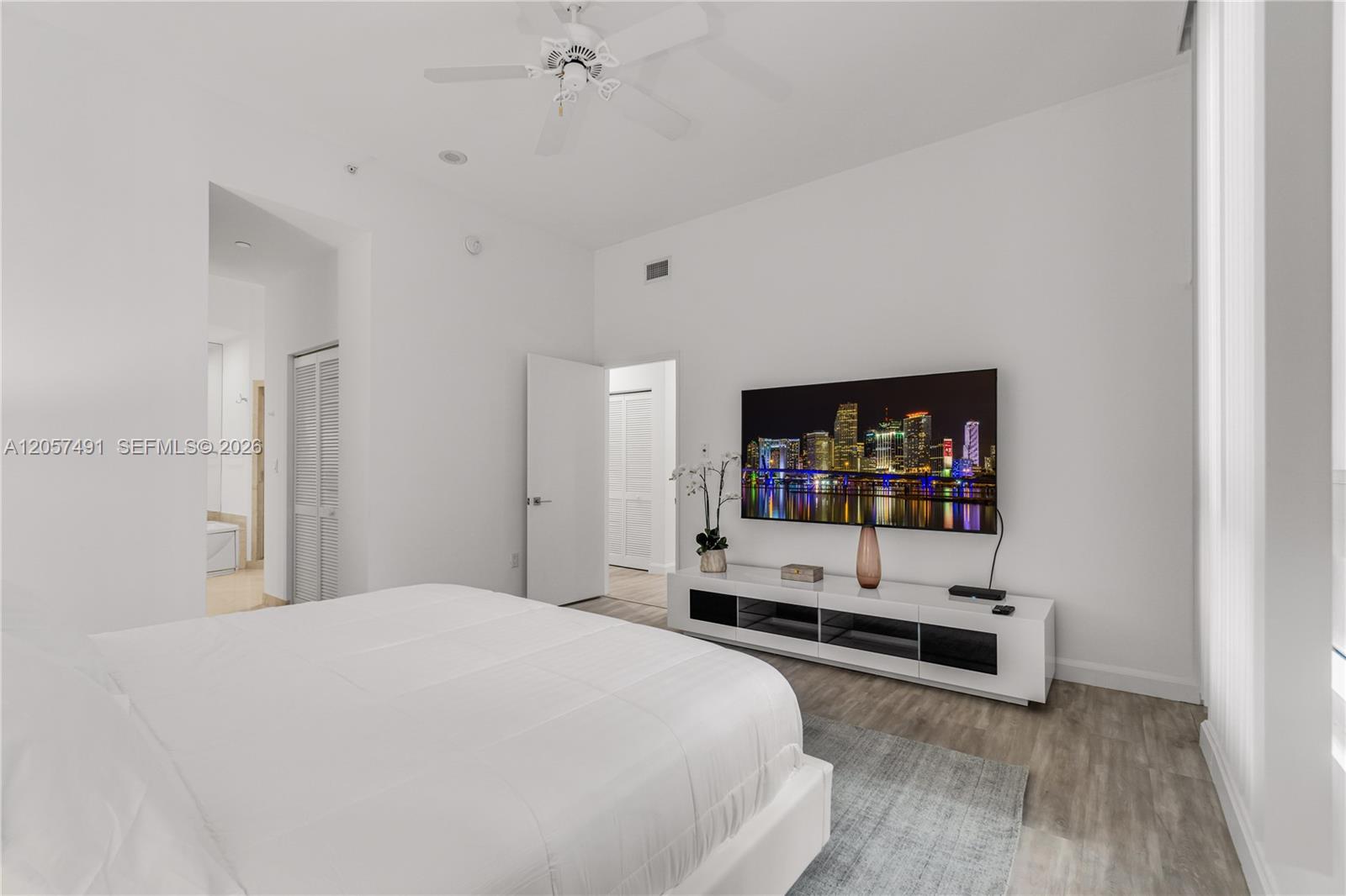 785 Crandon Blvd # 106