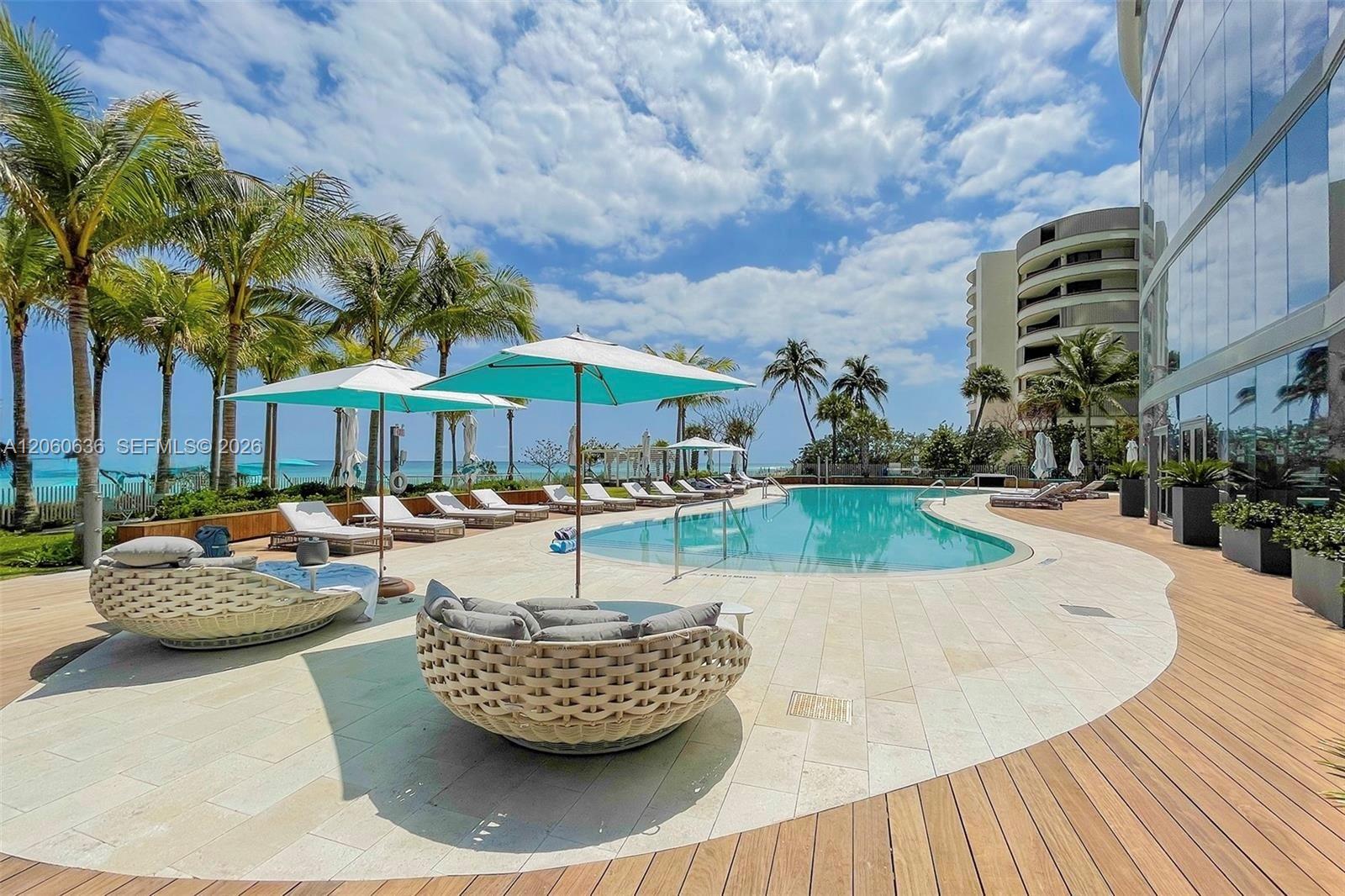 15701 Collins Ave # 4701