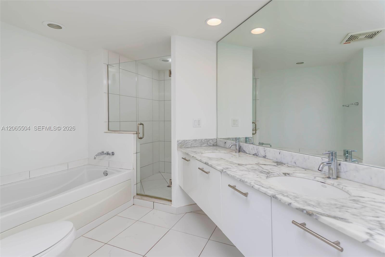 500 Brickell Ave # 401