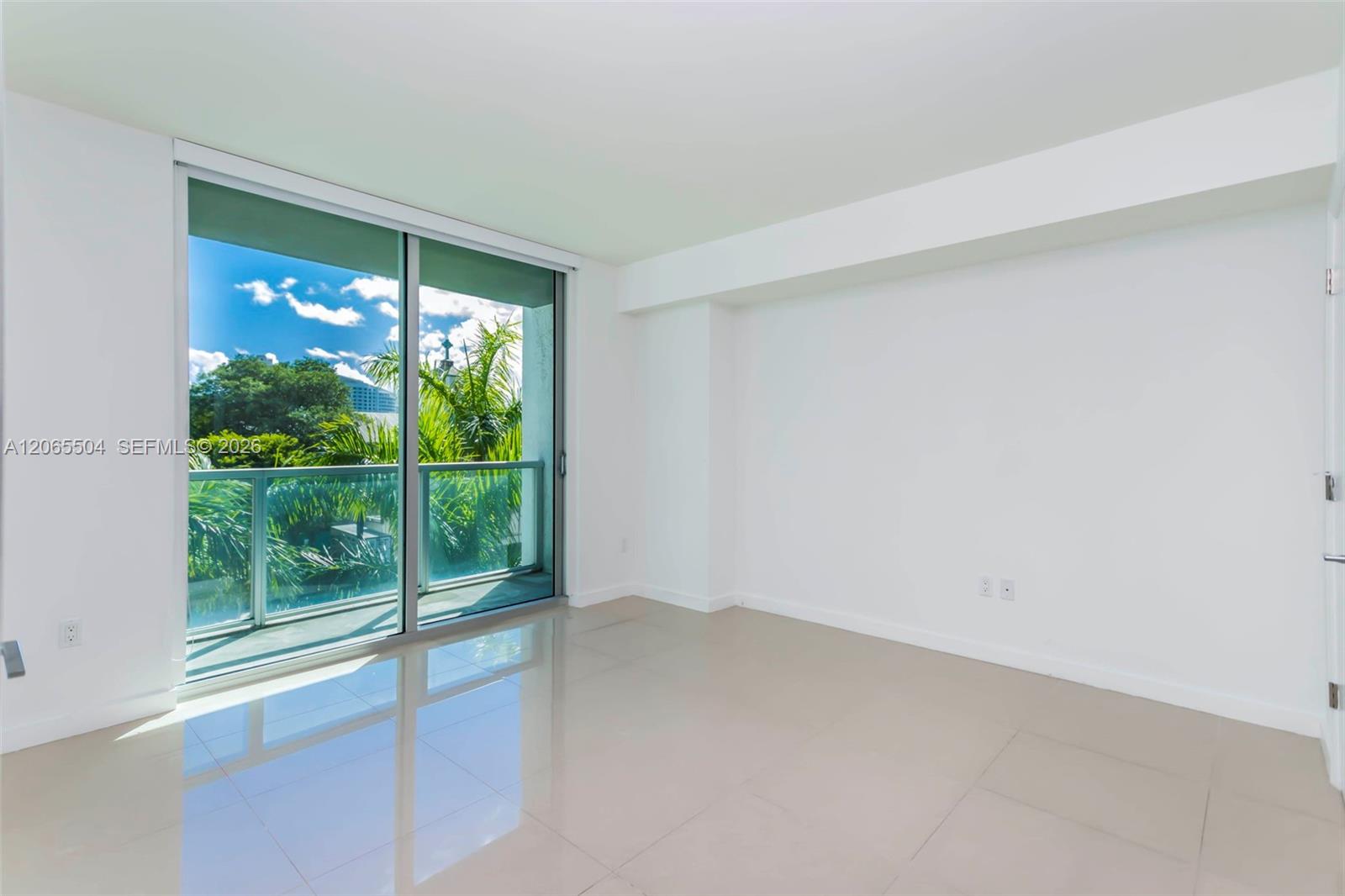 500 Brickell Ave # 401