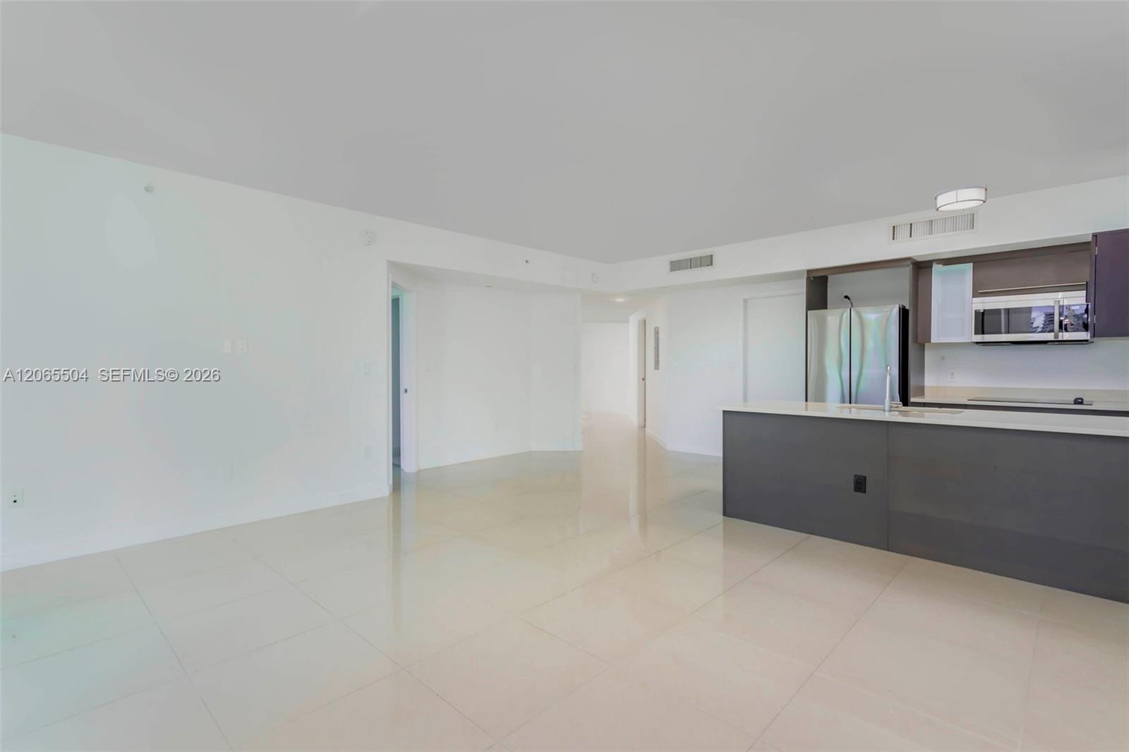 500 Brickell Ave # 401