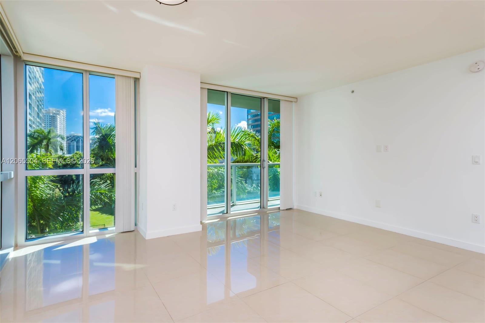 500 Brickell Ave # 401