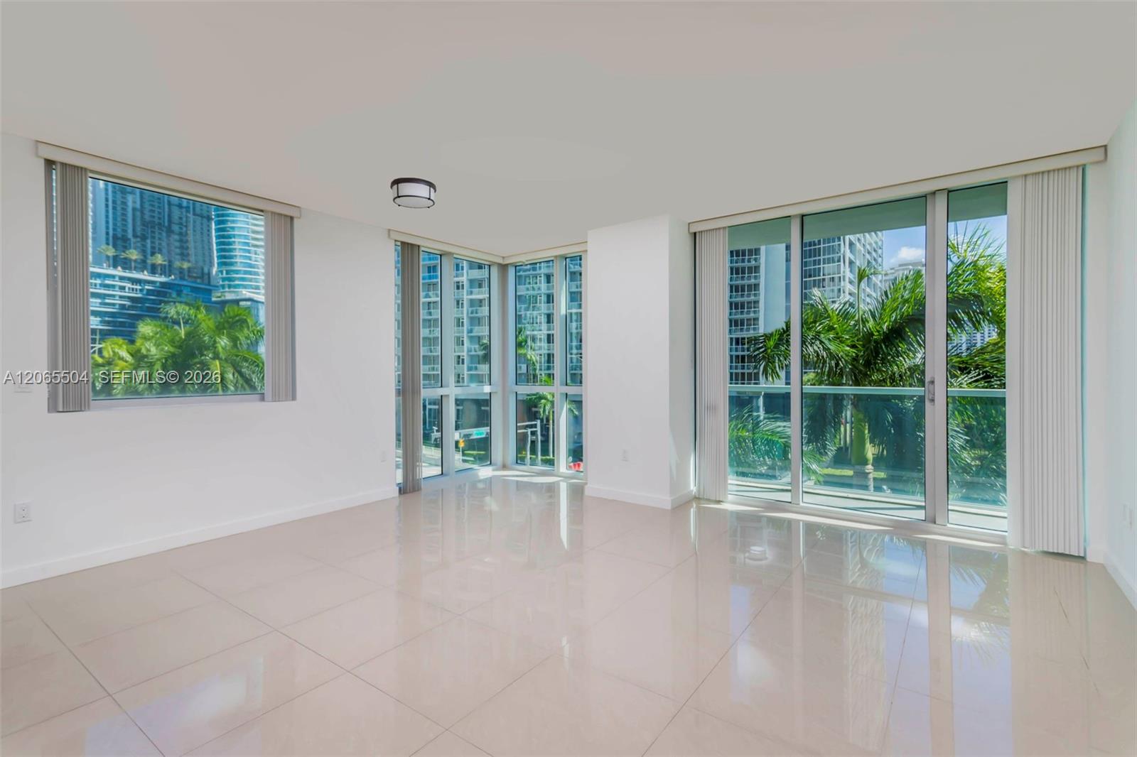 500 Brickell Ave # 401