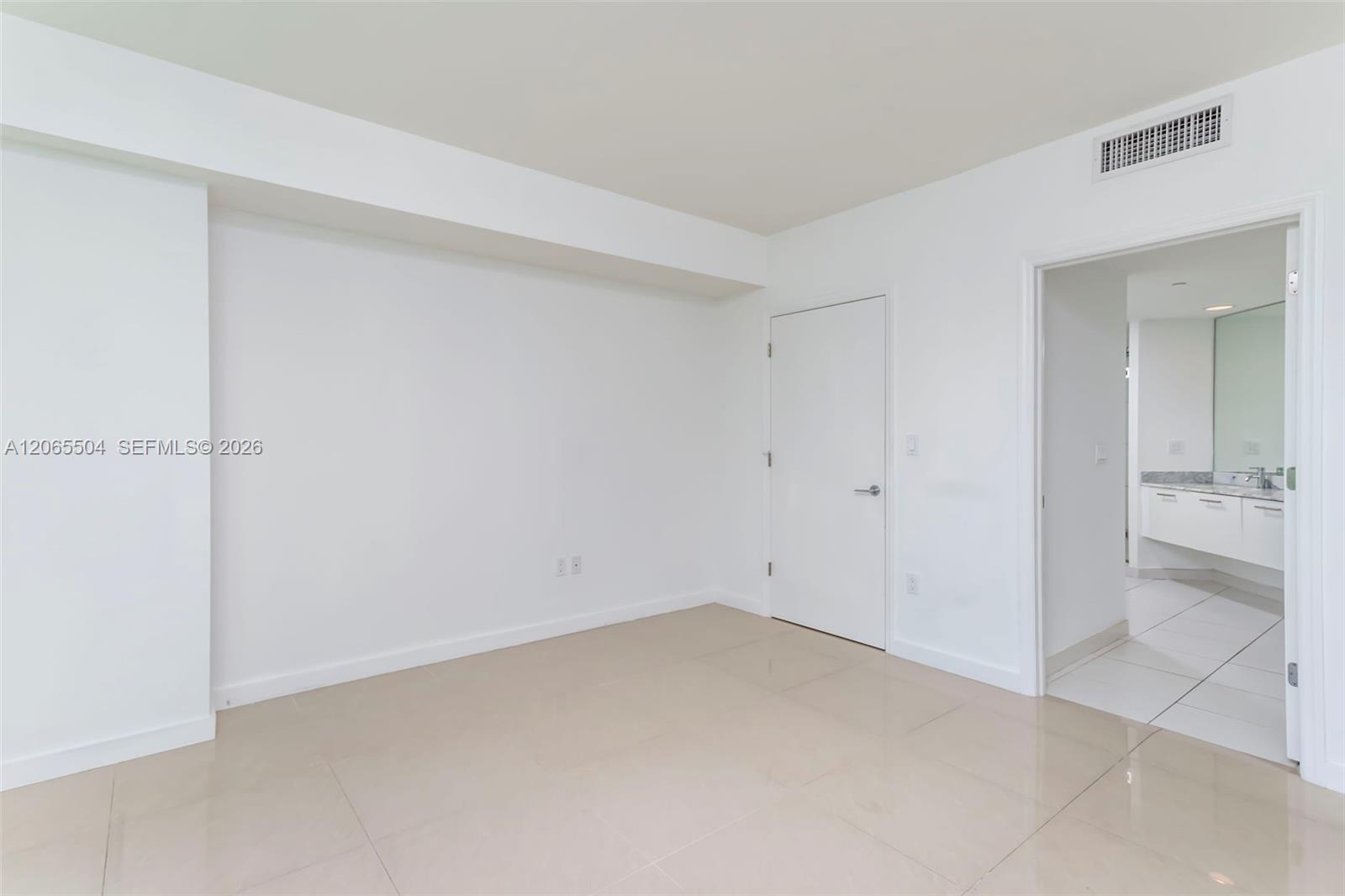 500 Brickell Ave # 401