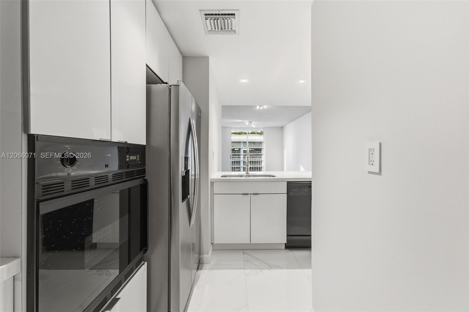 185 SE 14th Ter # 1010