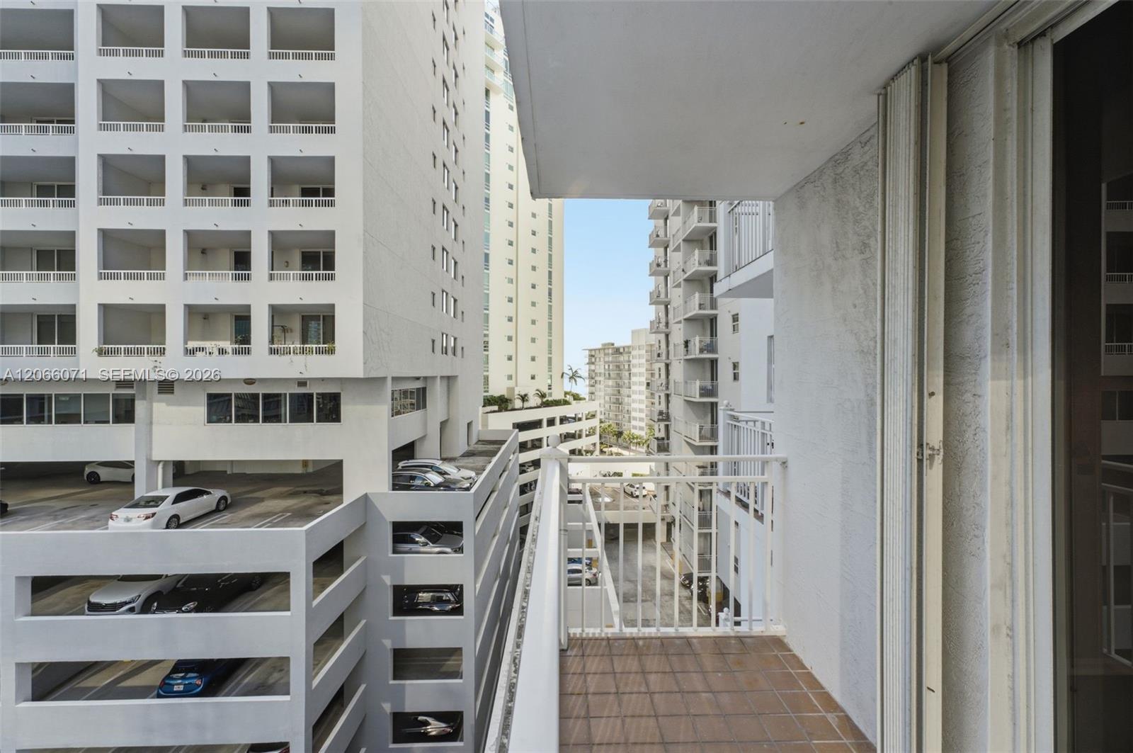 185 SE 14th Ter # 1010