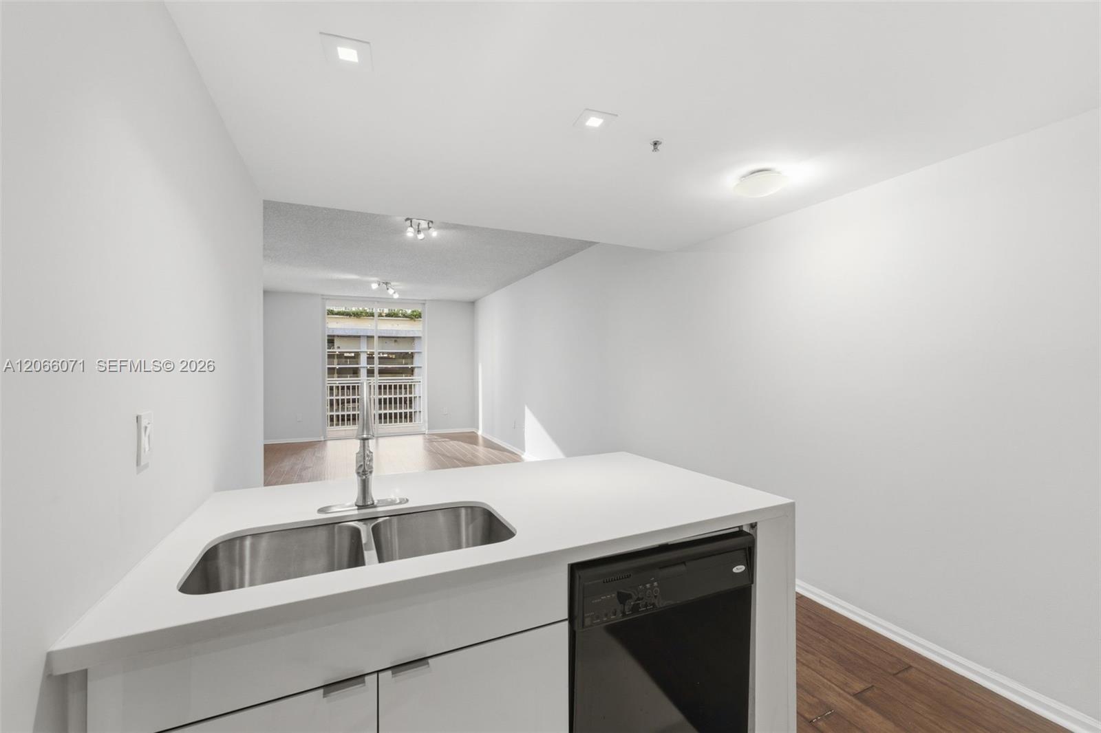 185 SE 14th Ter # 1010