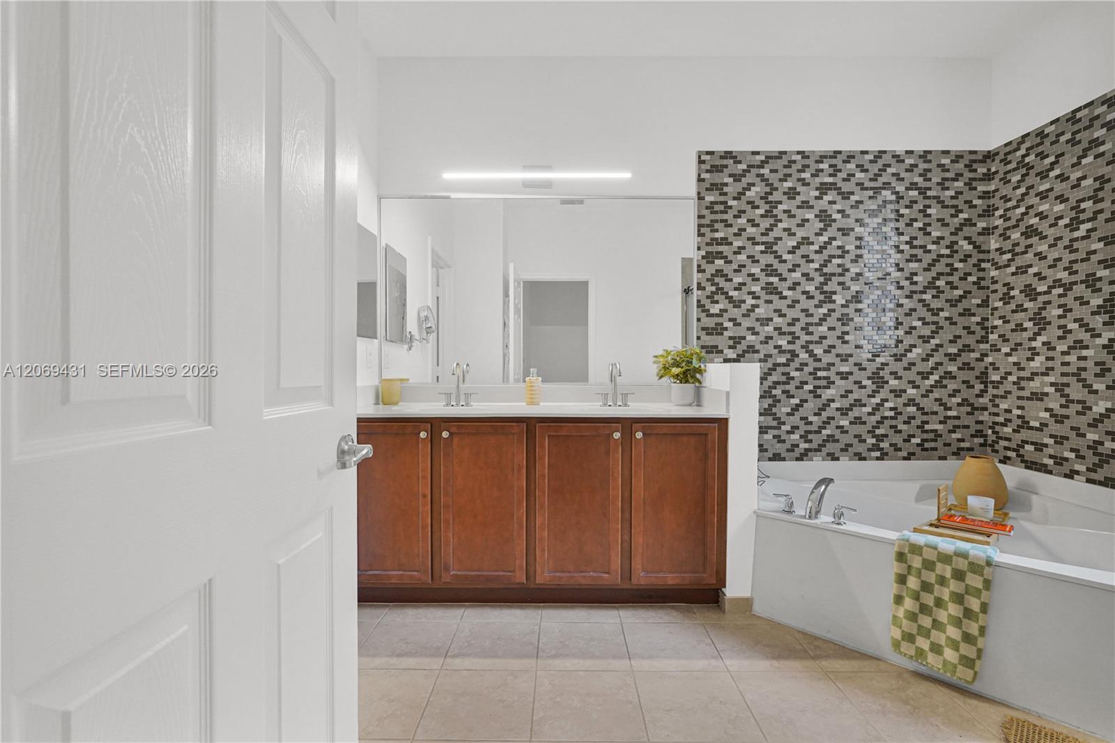 4818 Acadian Trl