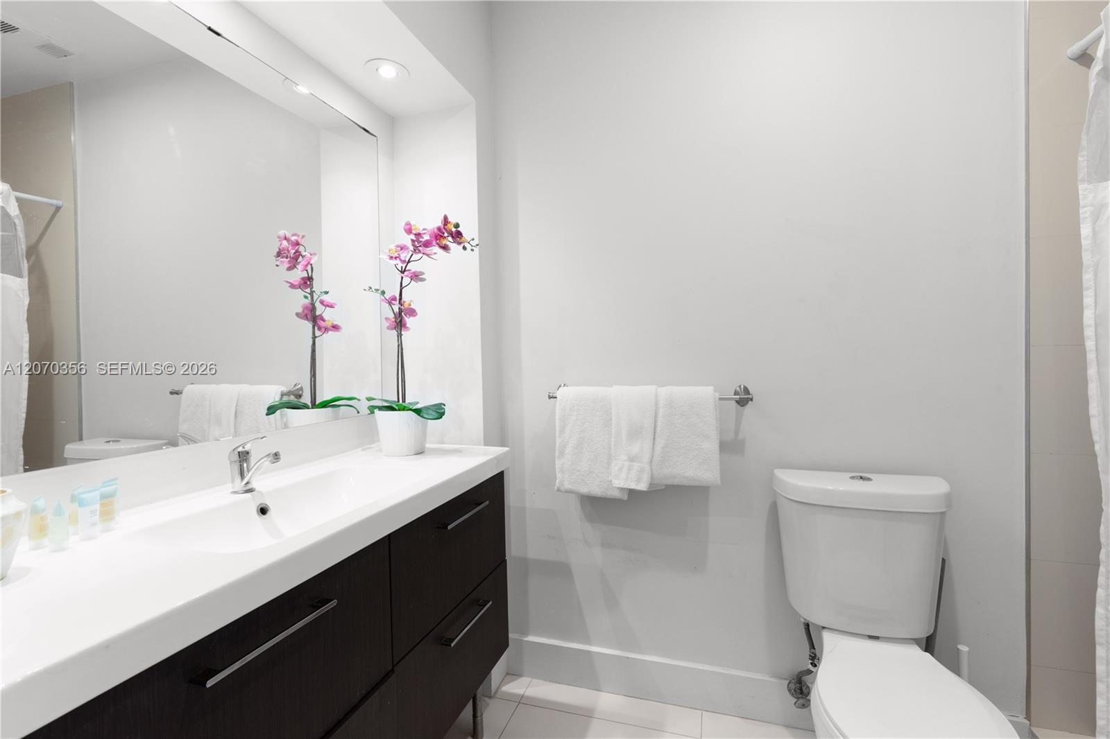 5445 Collins Ave Unit: TS11