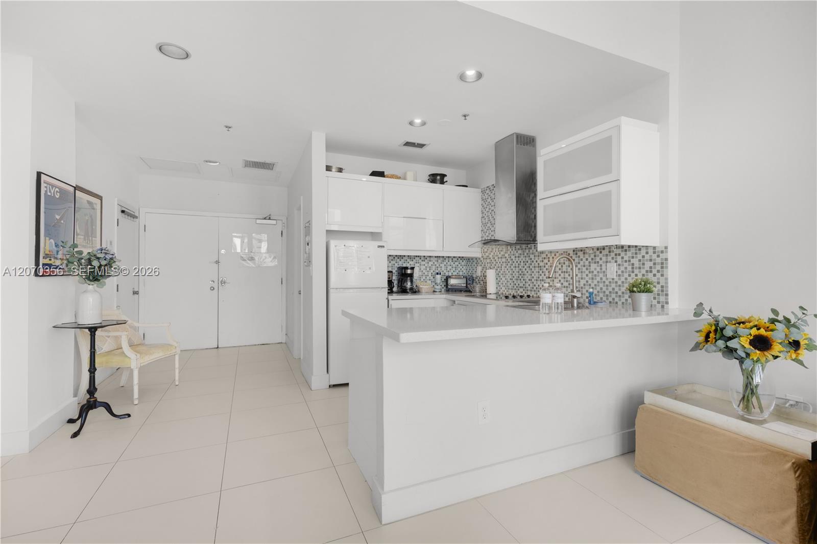 5445 Collins Ave Unit: TS11