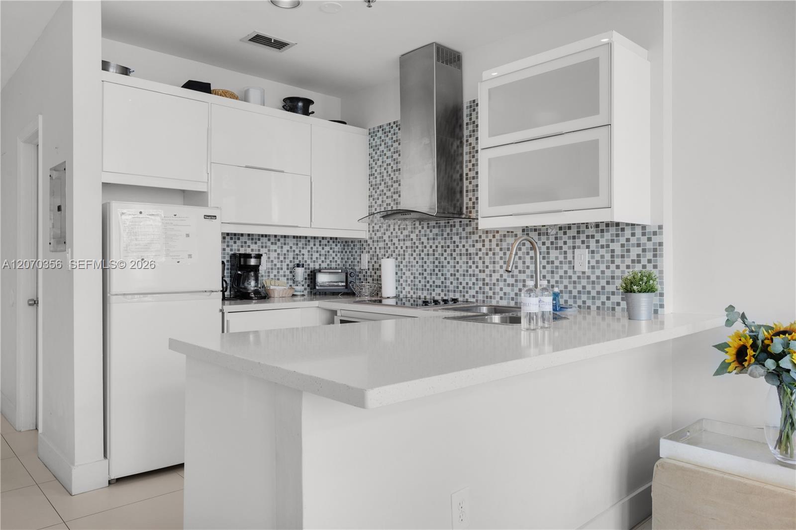 5445 Collins Ave Unit: TS11