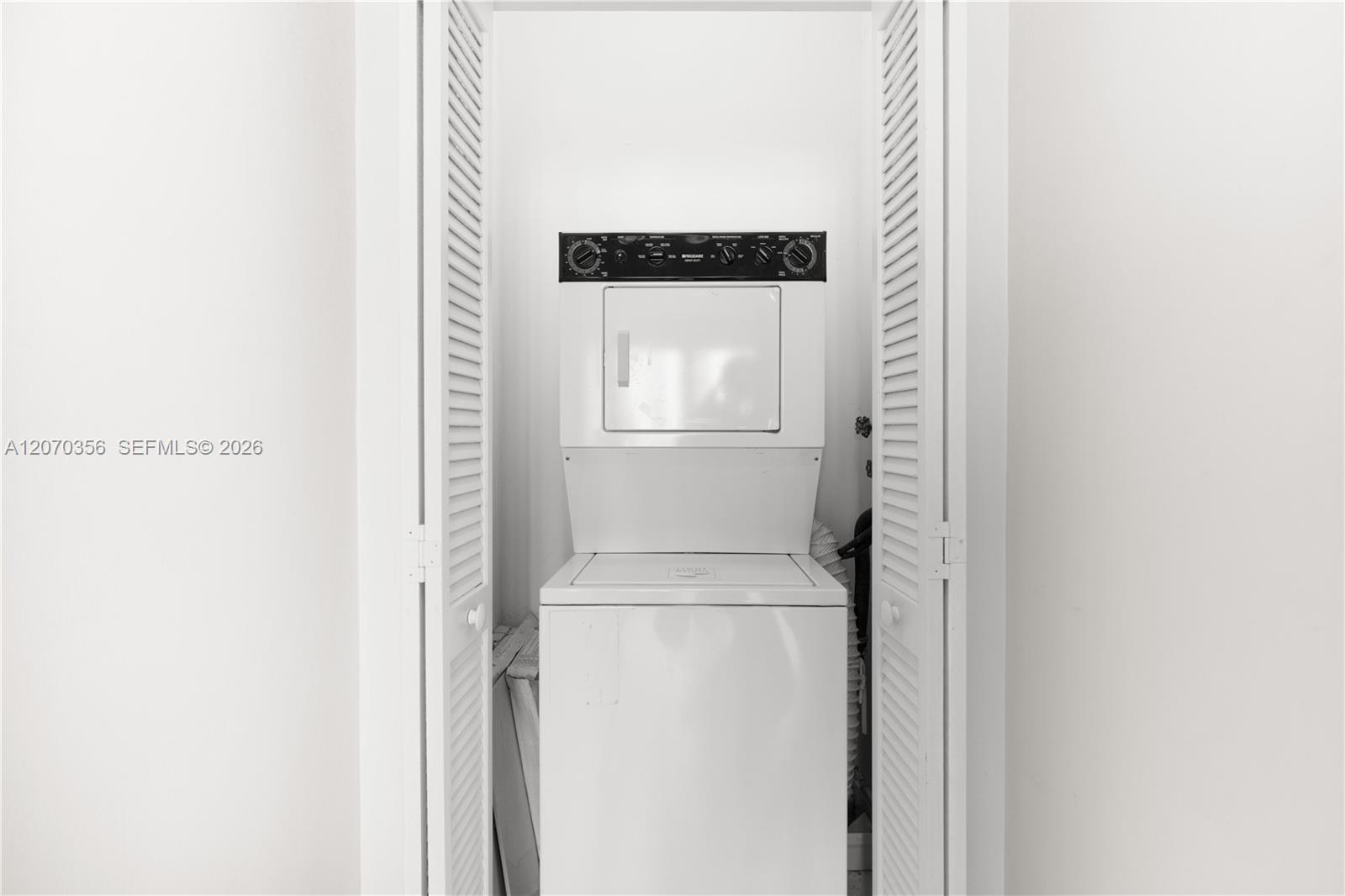 5445 Collins Ave Unit: TS11
