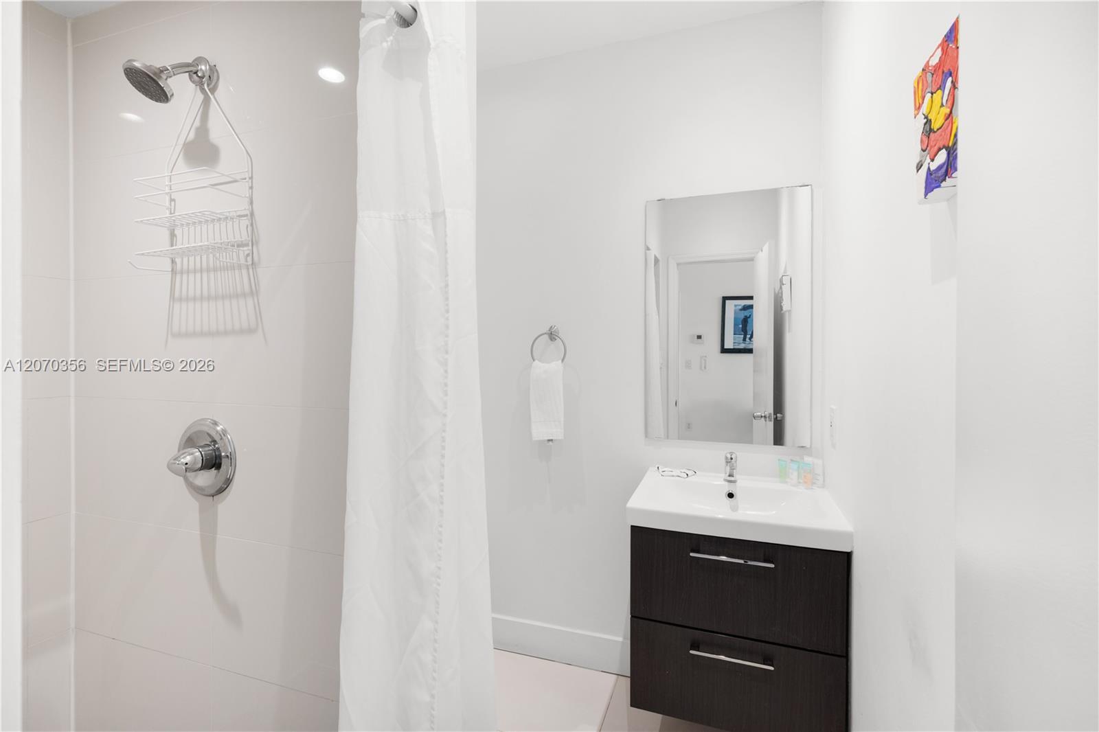 5445 Collins Ave Unit: TS11