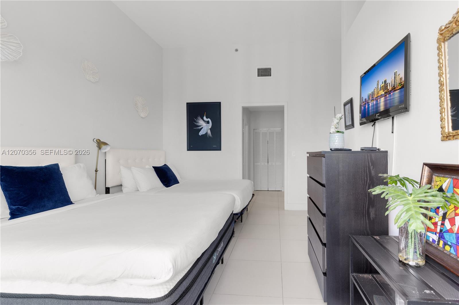 5445 Collins Ave Unit: TS11